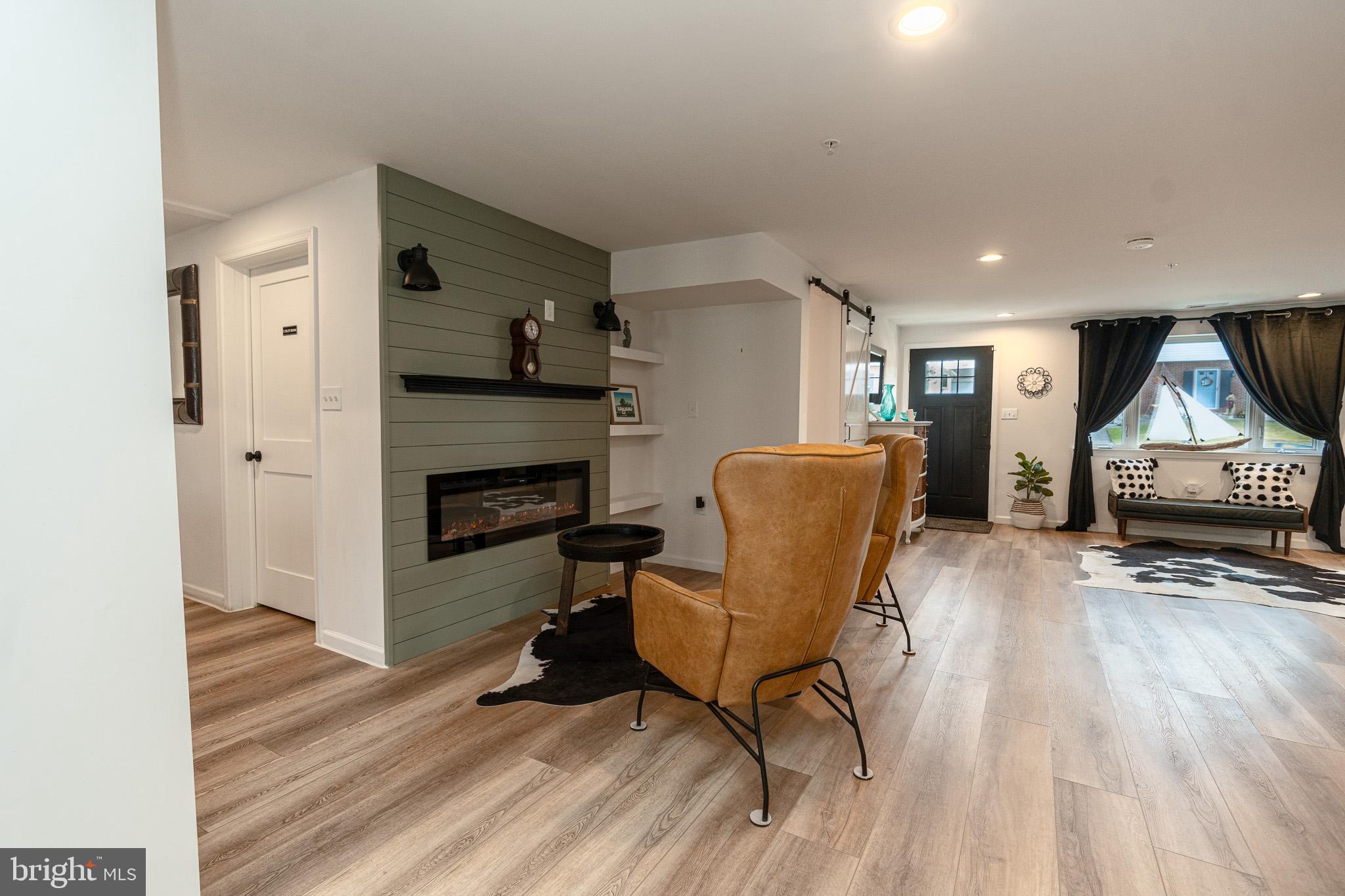 LODGE FOREST MANOR - Residential