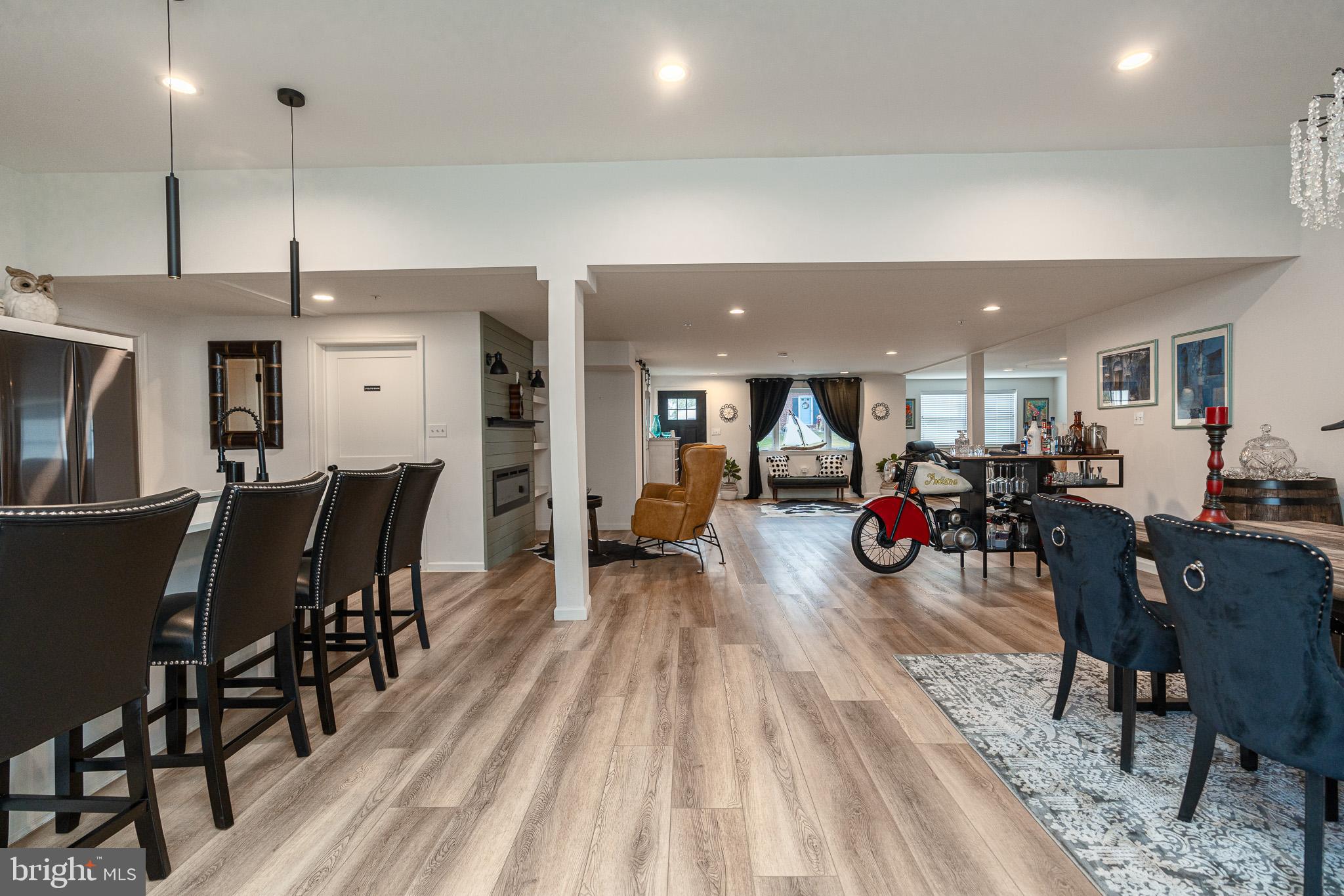 LODGE FOREST MANOR - Residential