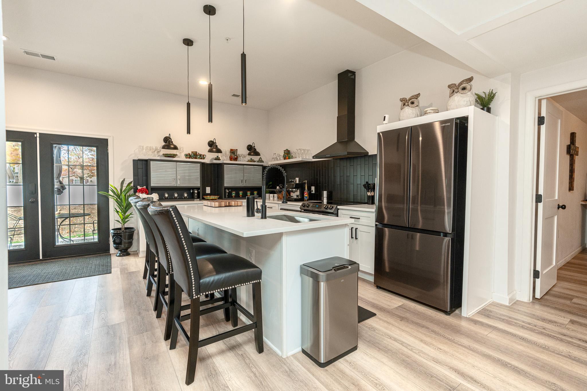 LODGE FOREST MANOR - Residential