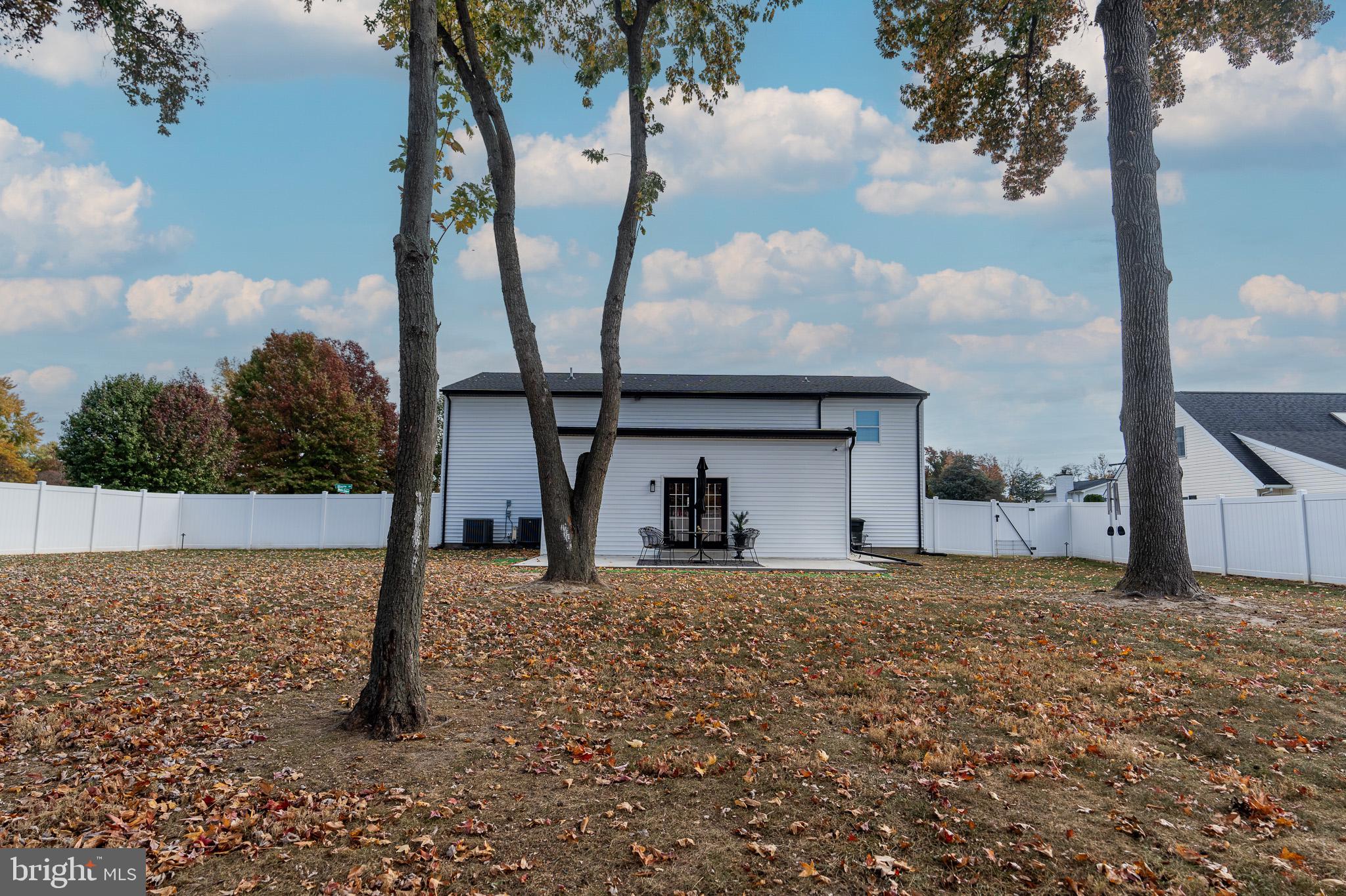 LODGE FOREST MANOR - Residential