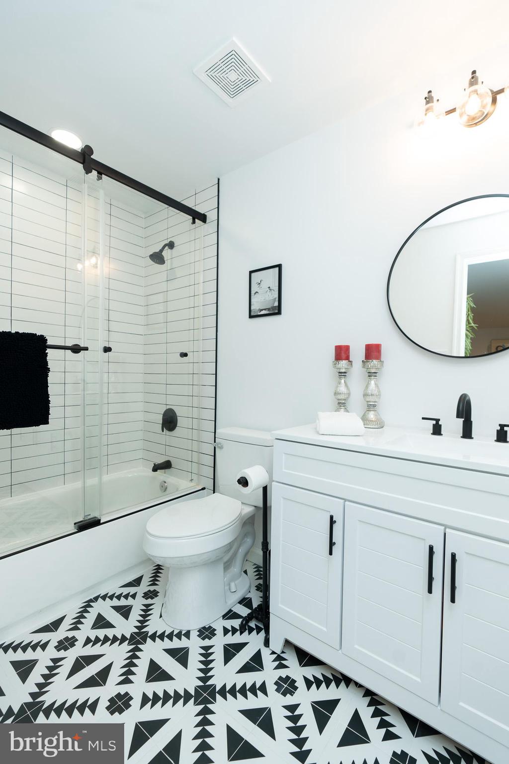 LODGE FOREST MANOR - Residential