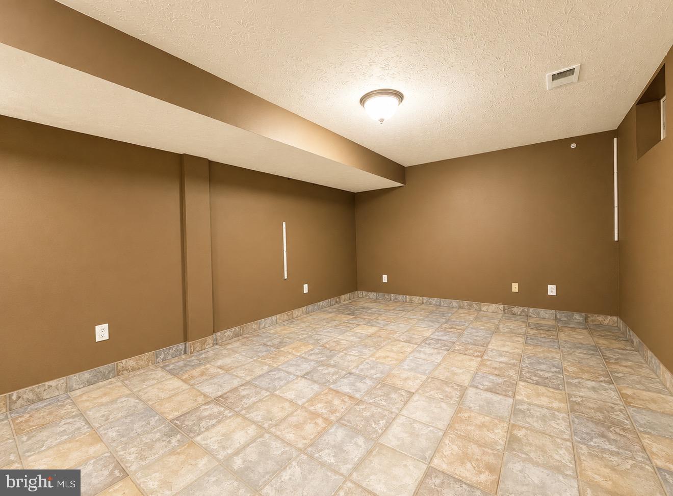 RUSSETT - Residential