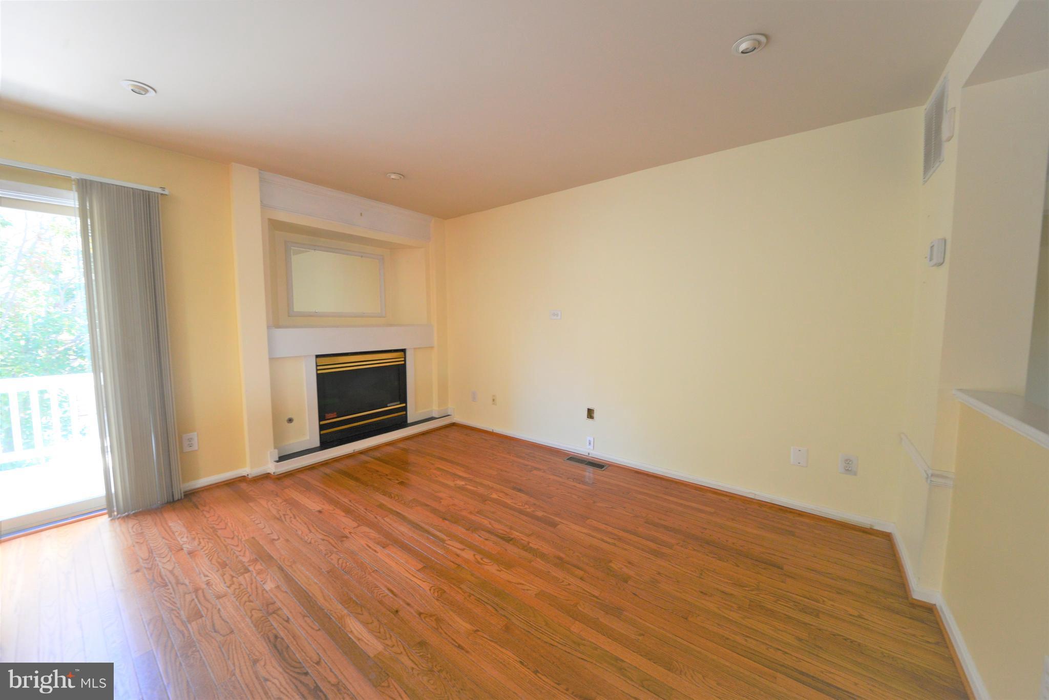 RESTON - Residential Lease