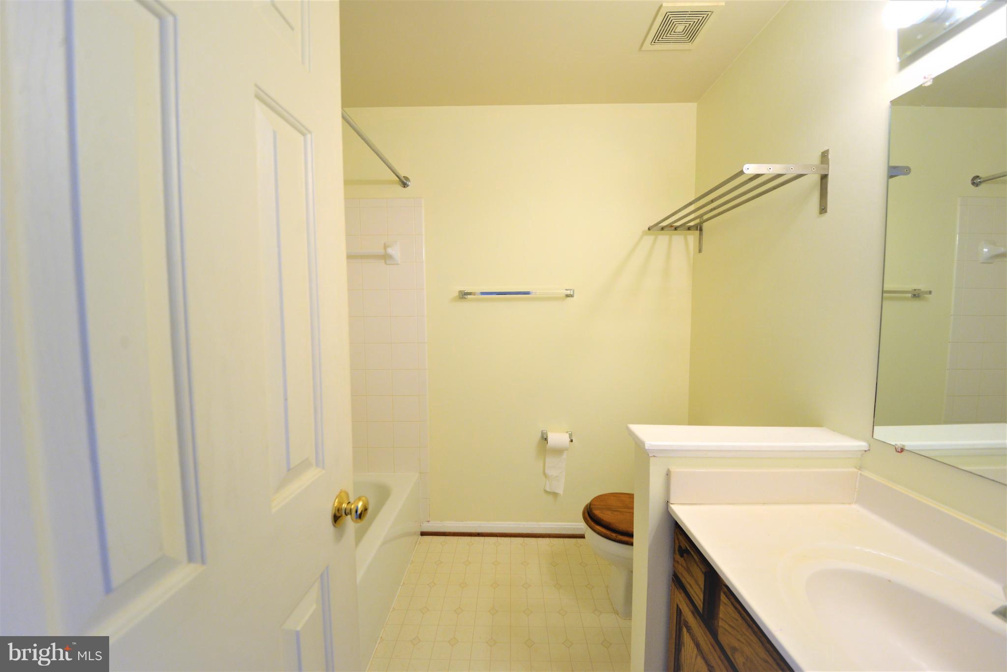 RESTON - Residential Lease