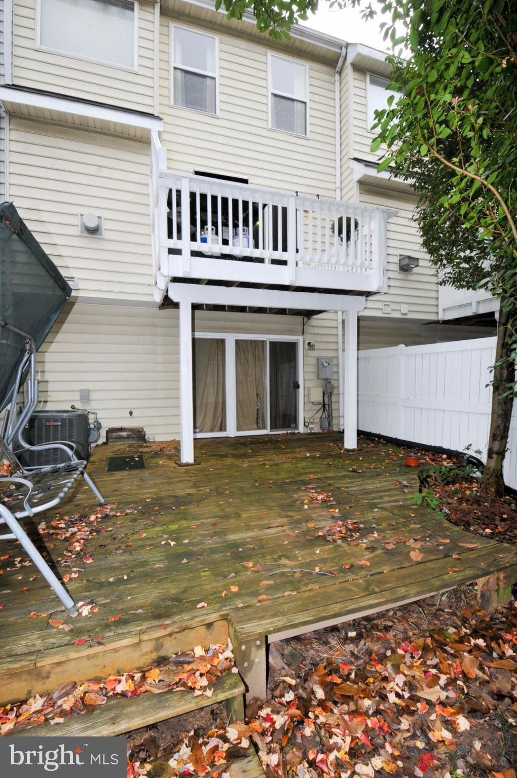 RESTON - Residential Lease