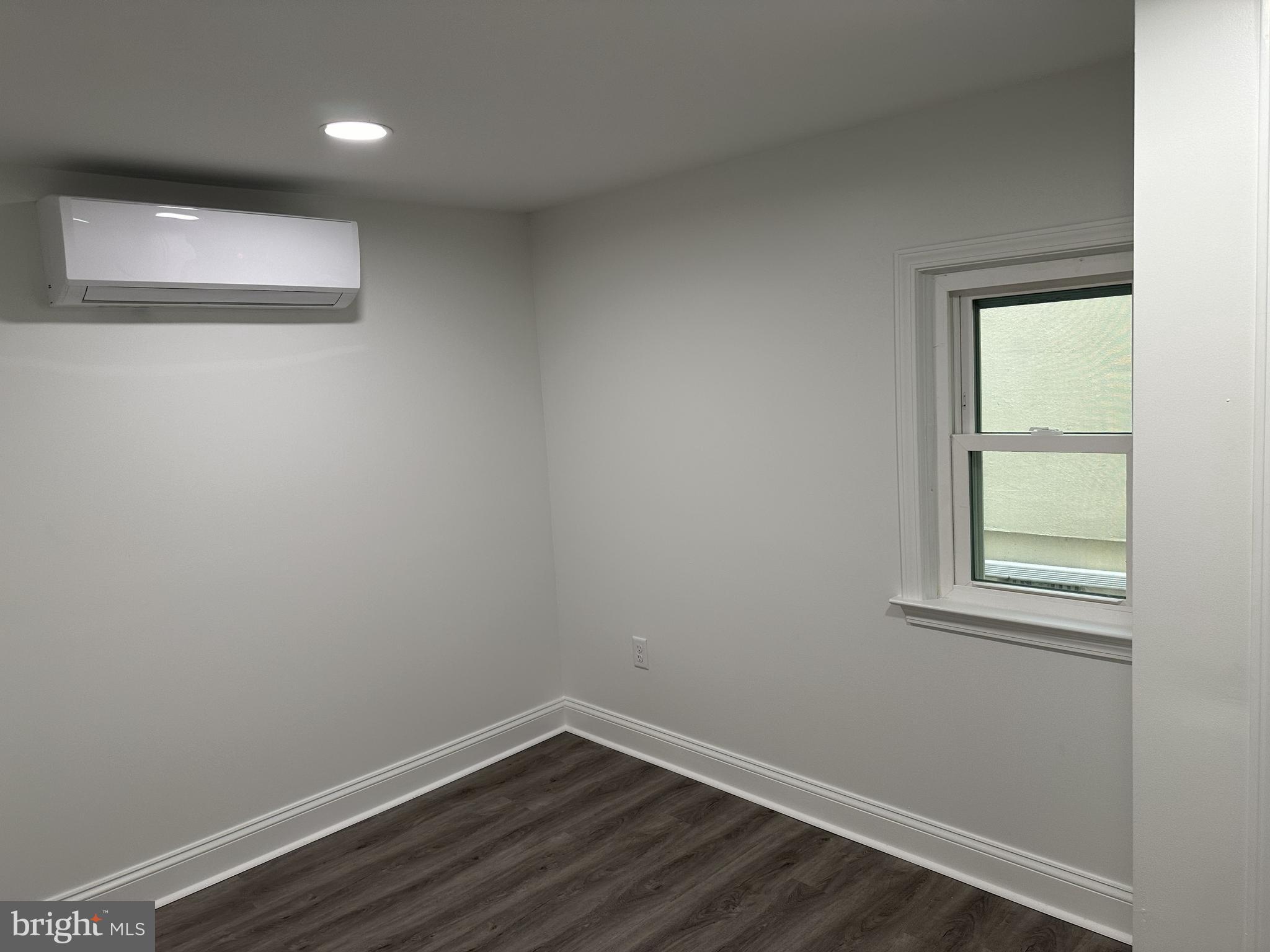 WASHINGTON COURT - Residential