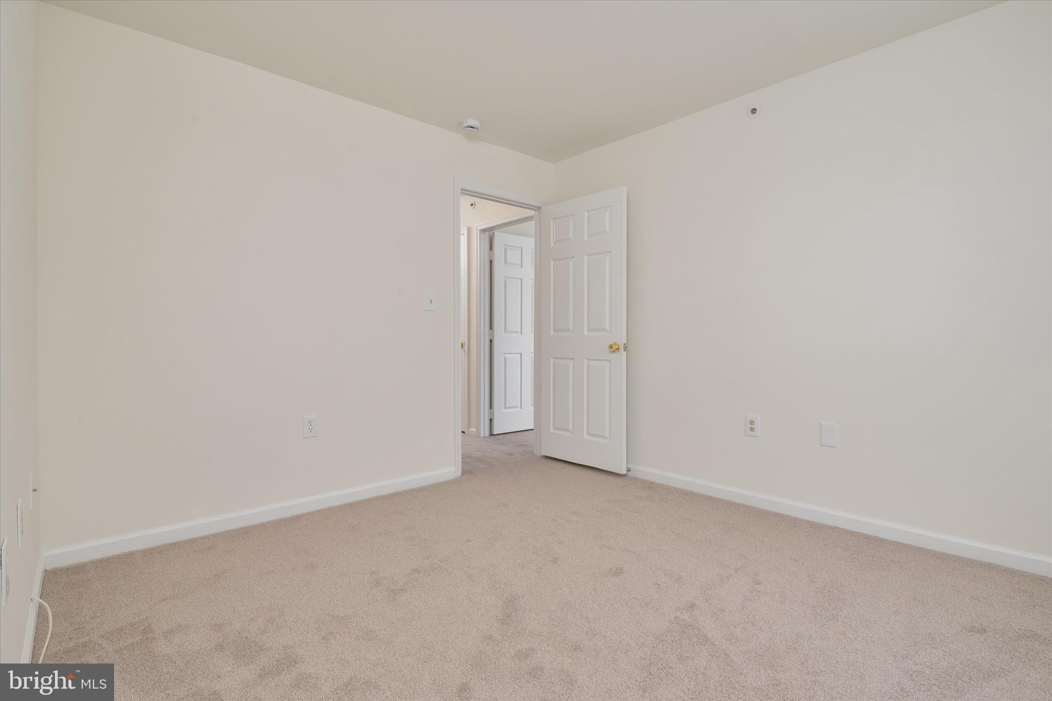 SILVERBROOK FARMS - Residential