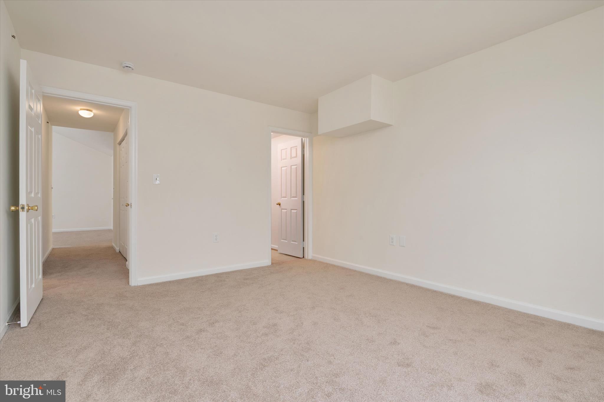 SILVERBROOK FARMS - Residential