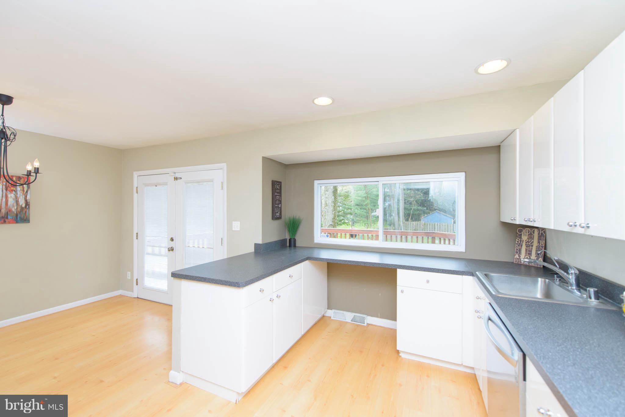 SUNRISE BEACH - Residential