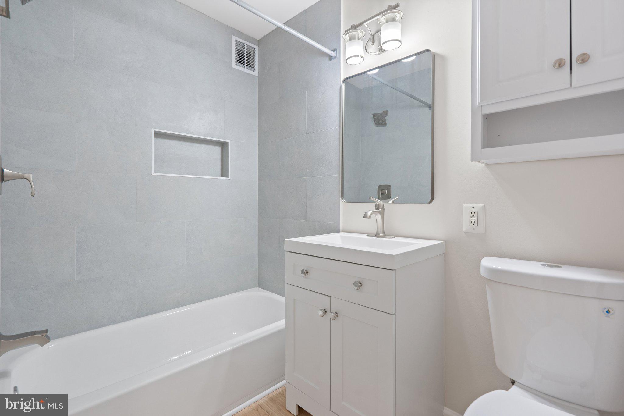 REGENCY AT BAILEYS - Residential