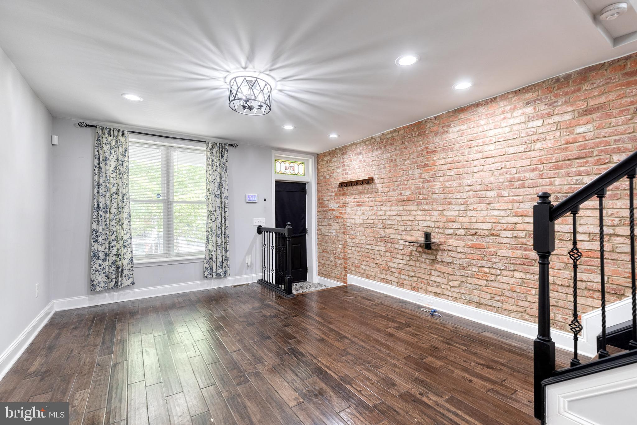 HAMPDEN HISTORIC DISTRICT - Residential Lease