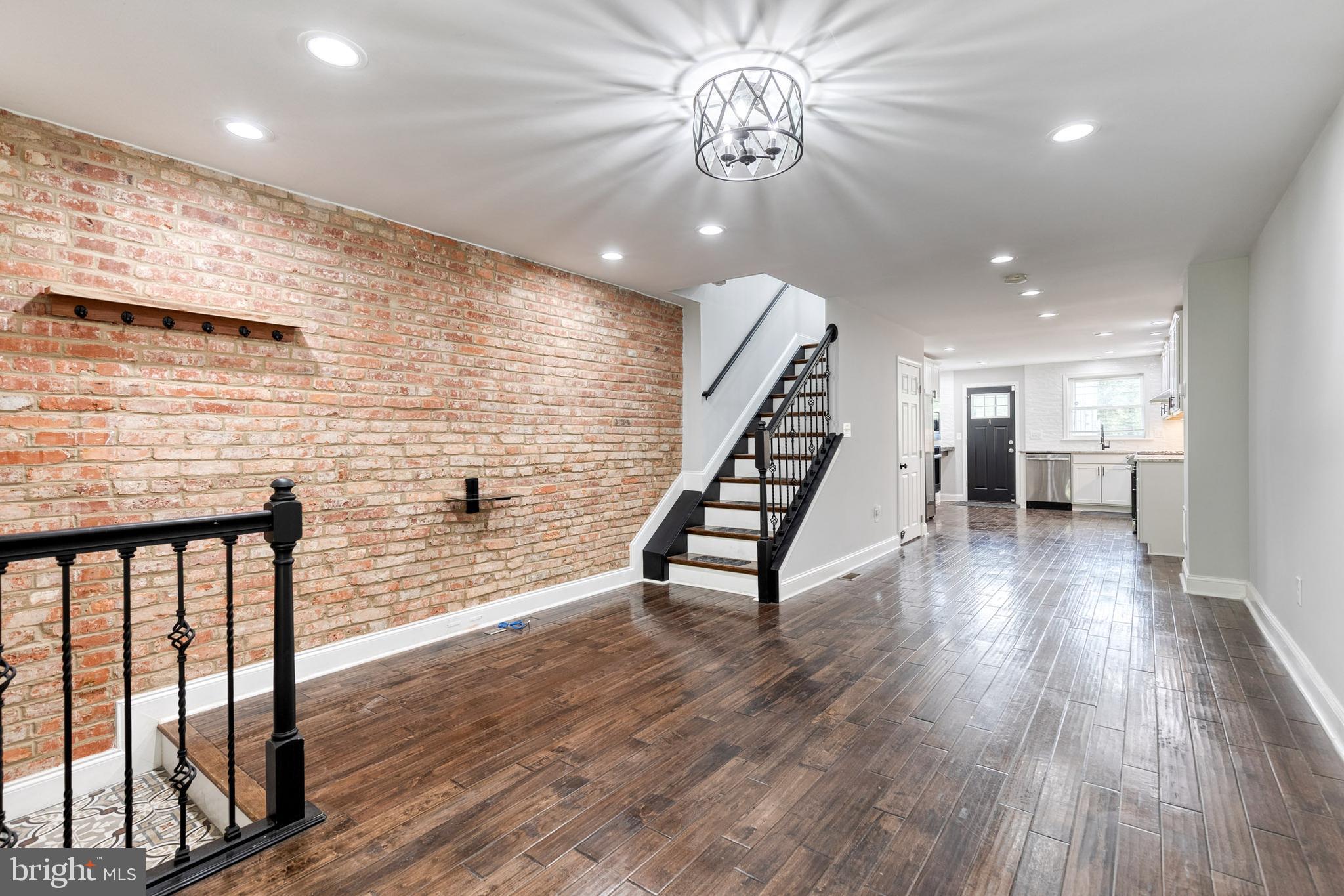 HAMPDEN HISTORIC DISTRICT - Residential Lease