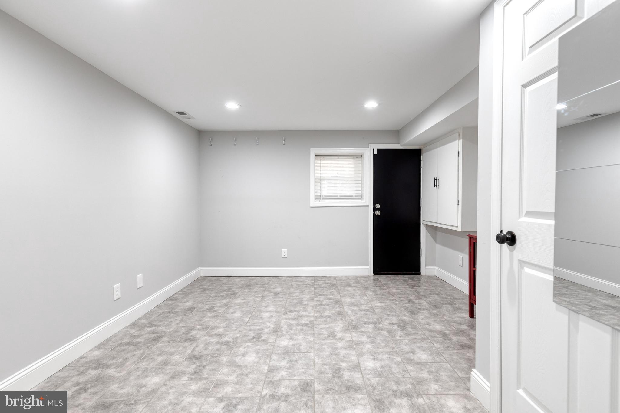 HAMPDEN HISTORIC DISTRICT - Residential Lease