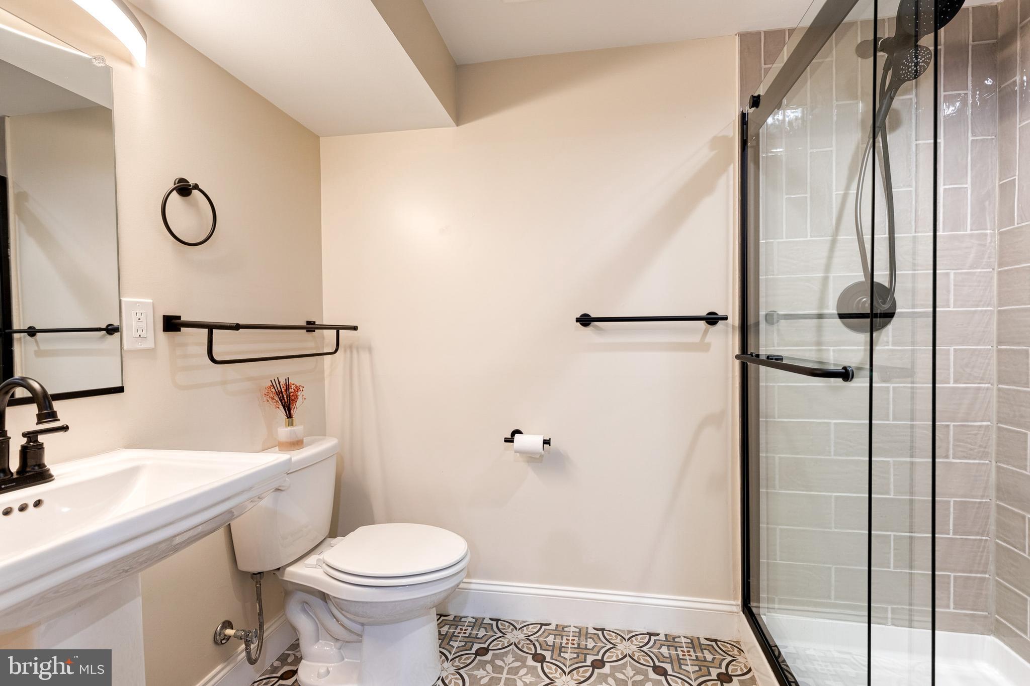 HAMPDEN HISTORIC DISTRICT - Residential Lease