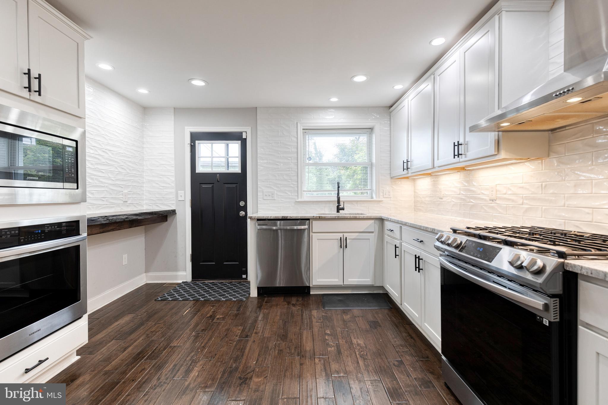 HAMPDEN HISTORIC DISTRICT - Residential Lease