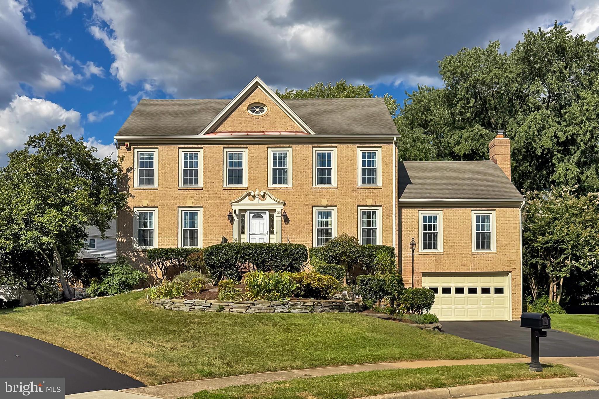 406 WOODGROVE COURT