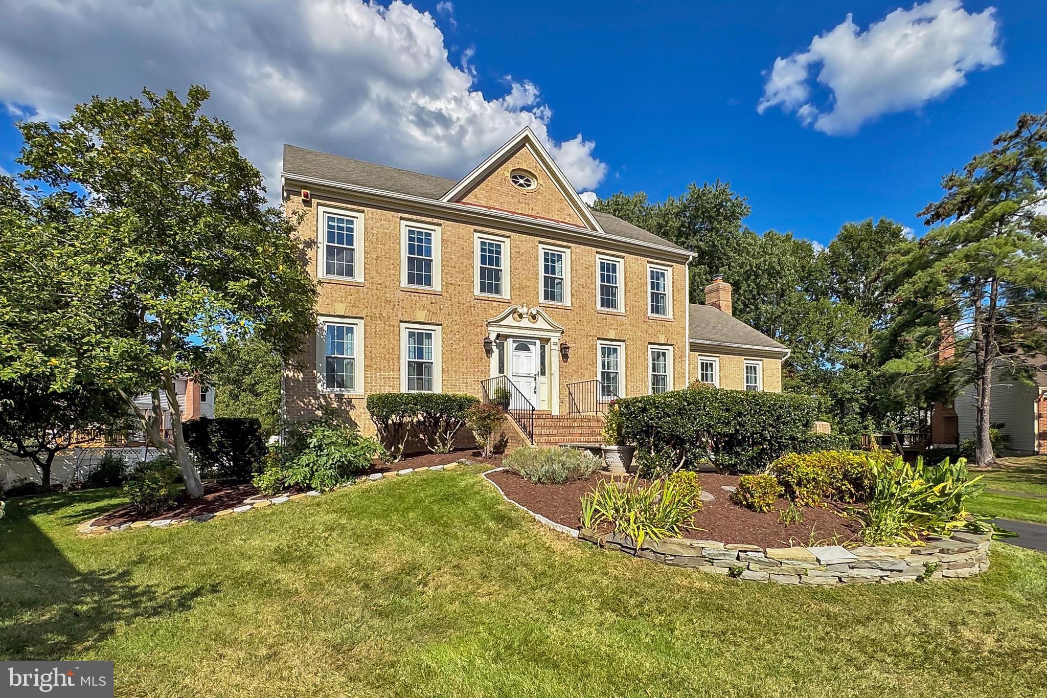 406 WOODGROVE COURT