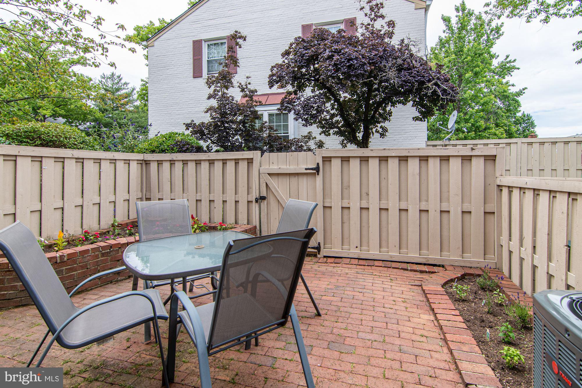 FAIRLINGTON TOWNE - Residential