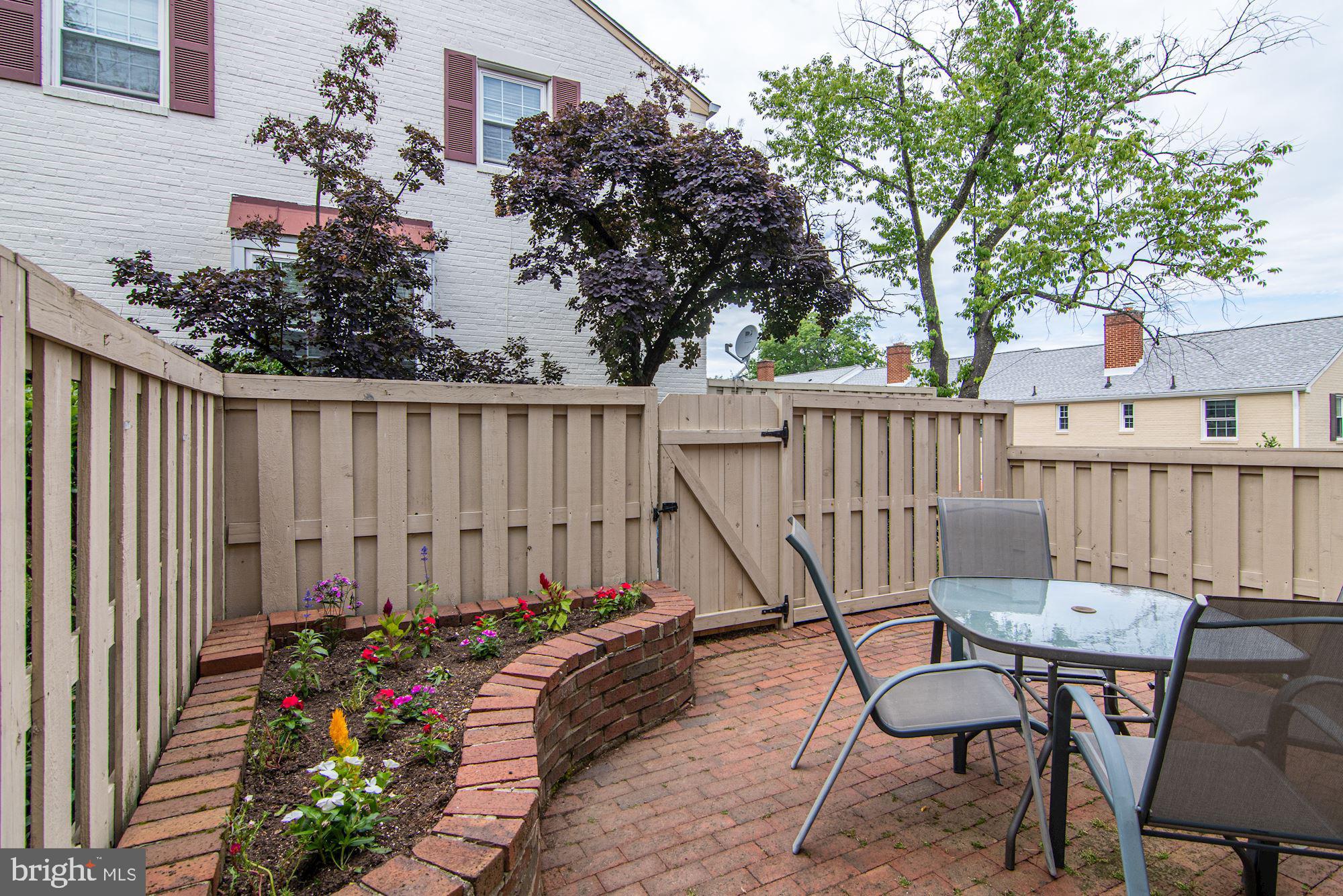 FAIRLINGTON TOWNE - Residential