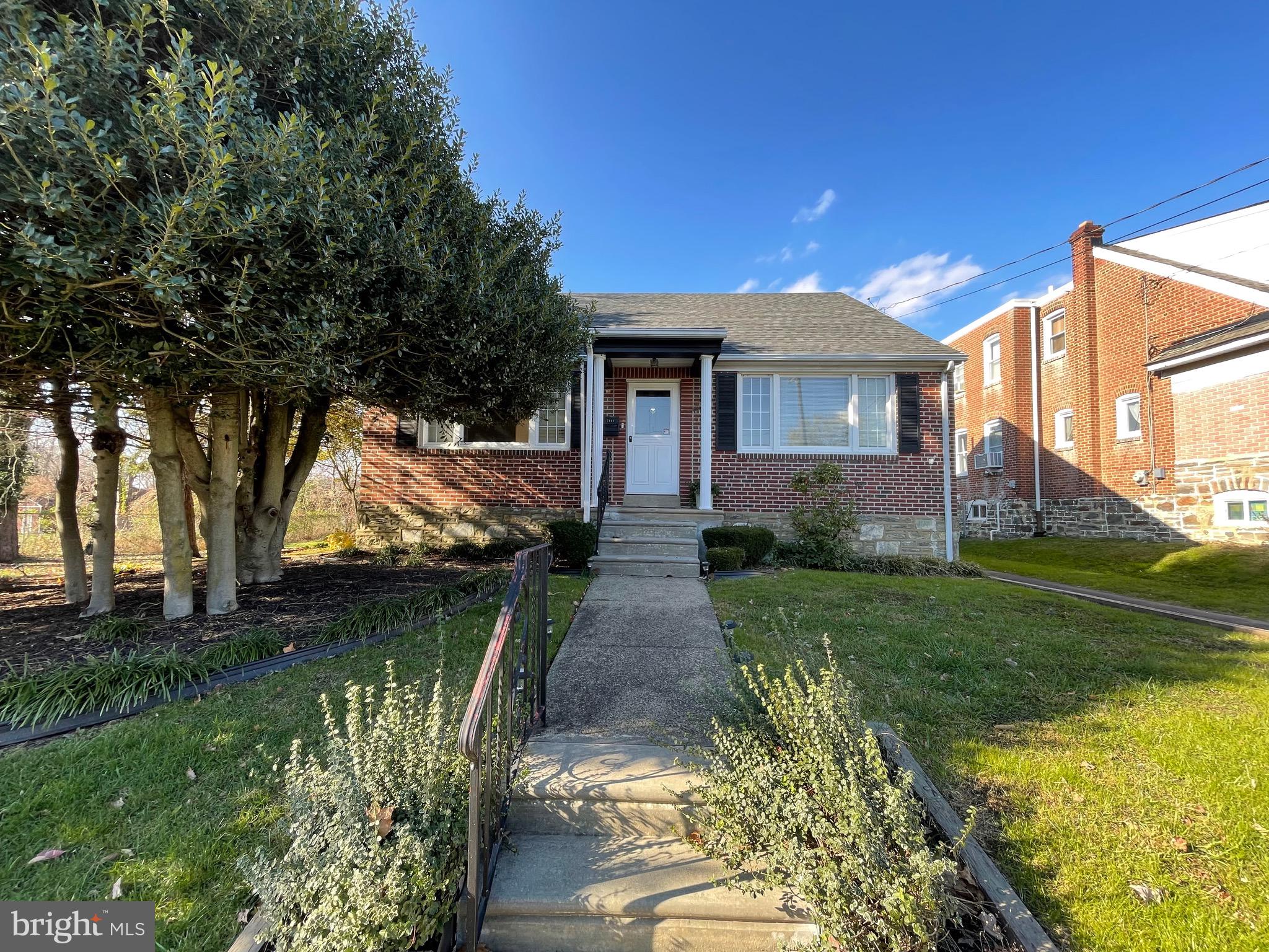 ROCKLEDGE - Residential Lease