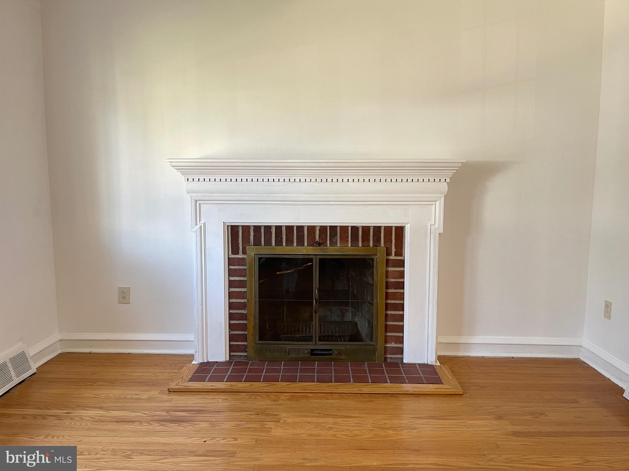 ROCKLEDGE - Residential Lease