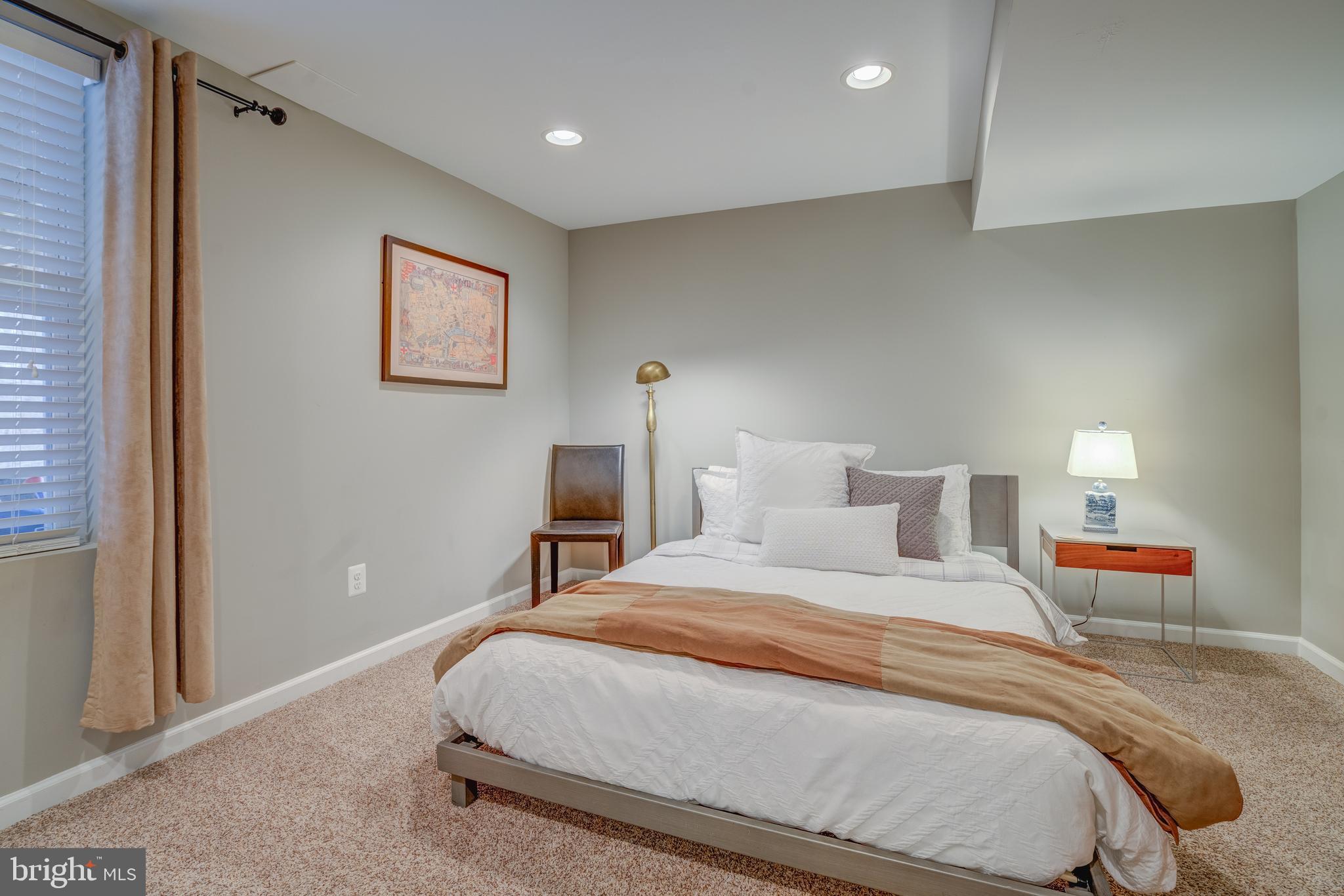 AUTUMN OAKS - Residential