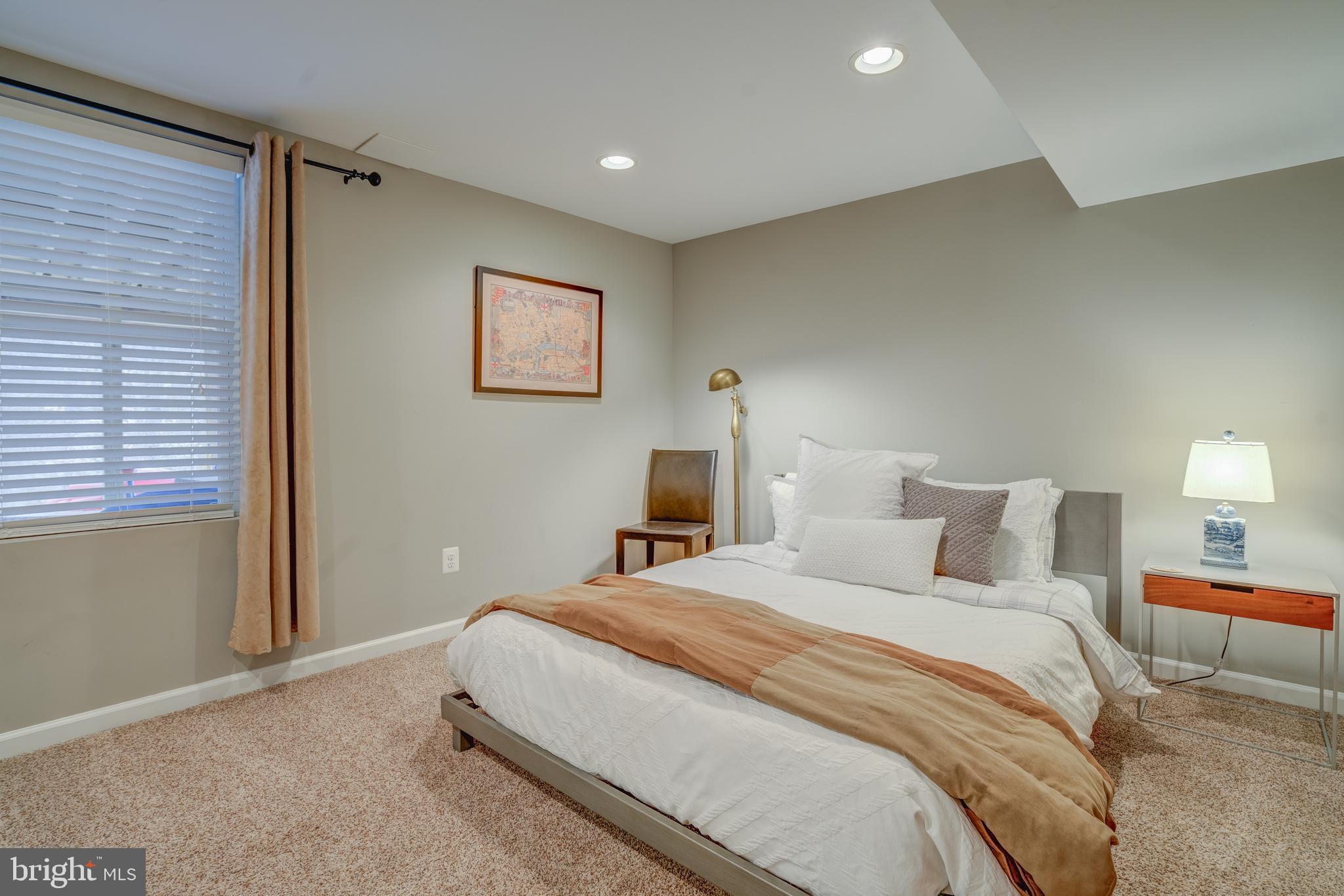 AUTUMN OAKS - Residential