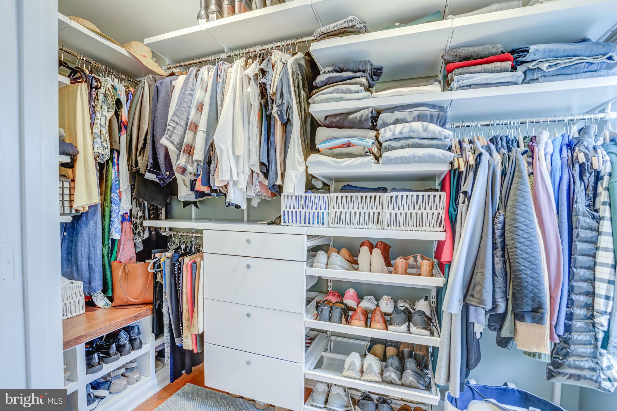 AUTUMN OAKS - Residential