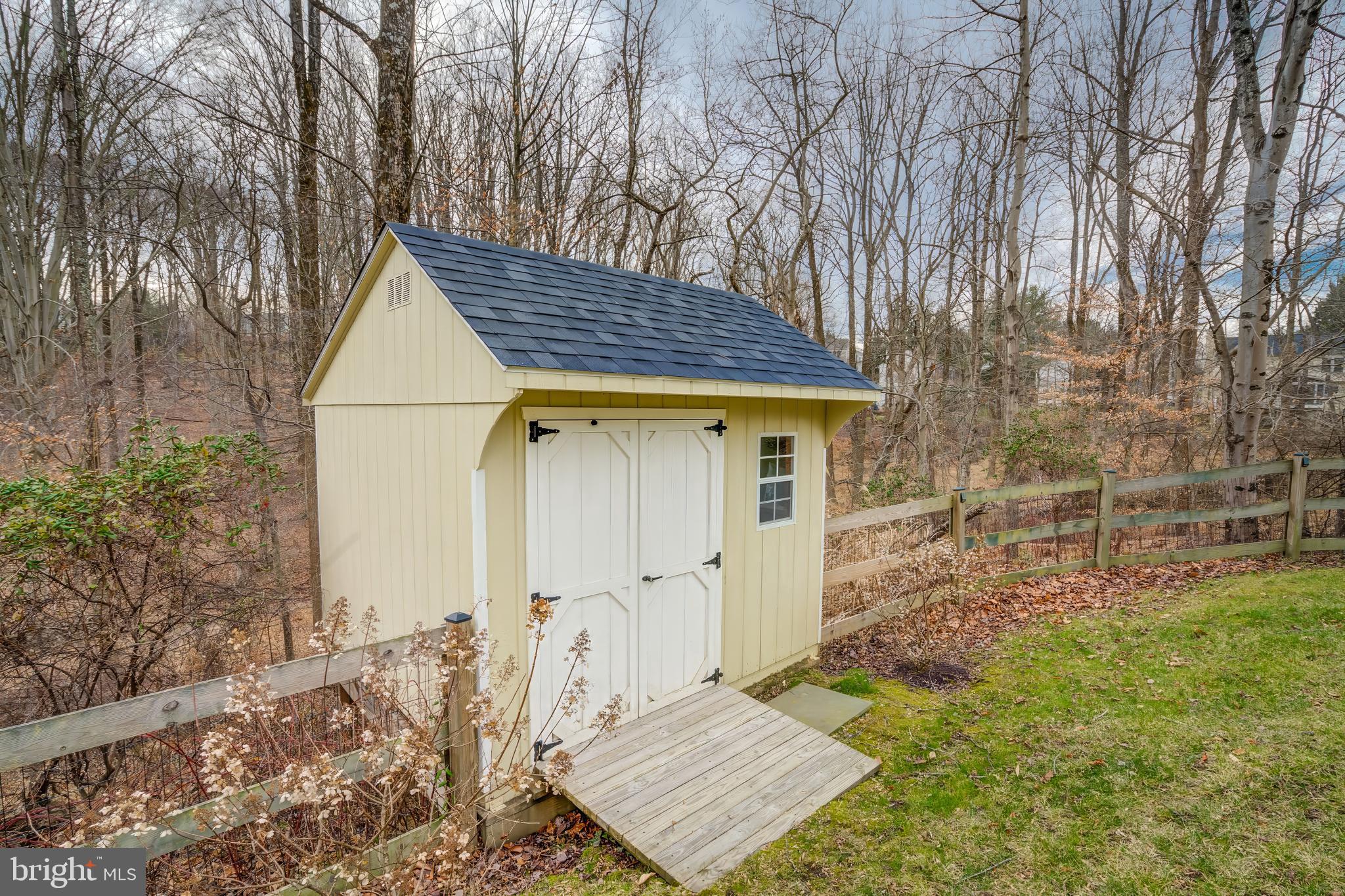 AUTUMN OAKS - Residential