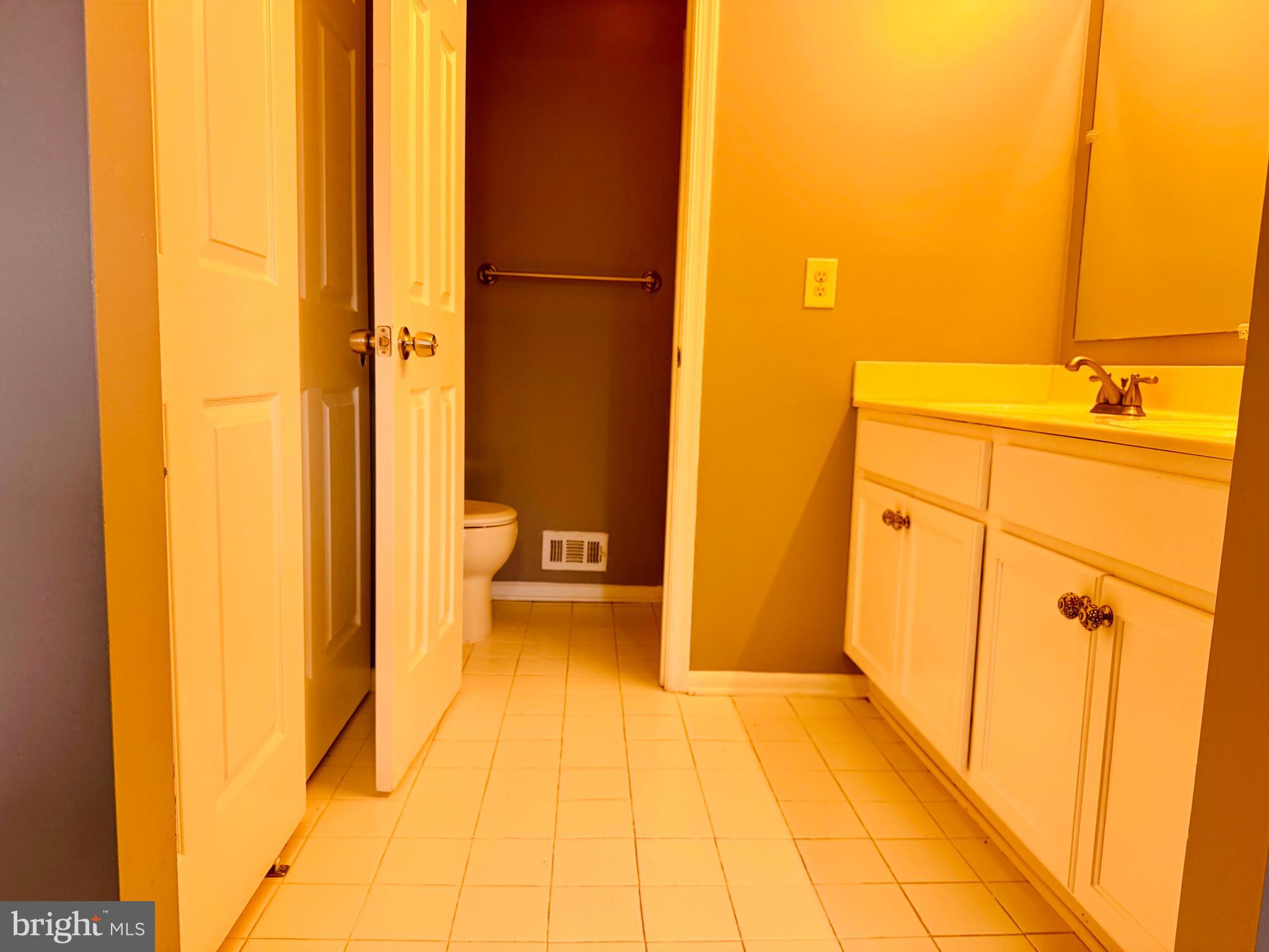 VILLAGE OF KINGS CONTRIVANCE - Residential Lease