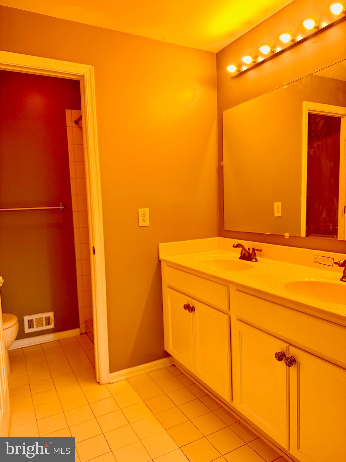 VILLAGE OF KINGS CONTRIVANCE - Residential Lease