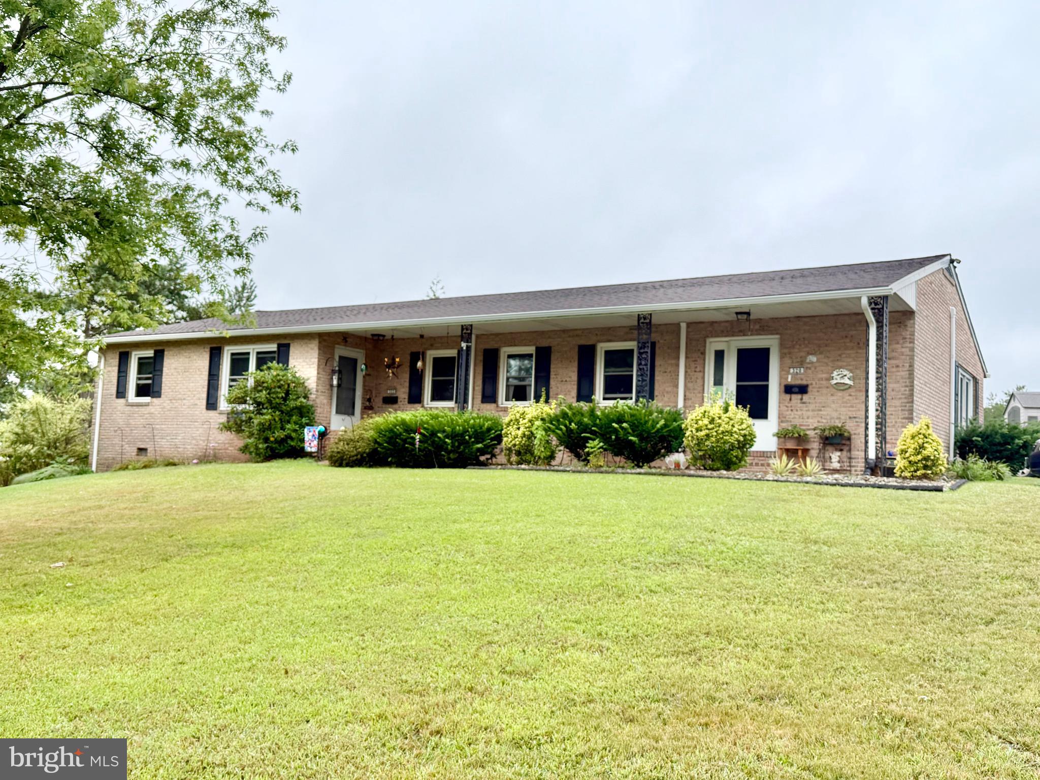320-322 S GRIFFITH DRIVE