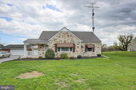 Photo of 6602 Lincoln Way West, SAINT THOMAS, PA 17252 (MLS # PAFL2032640)