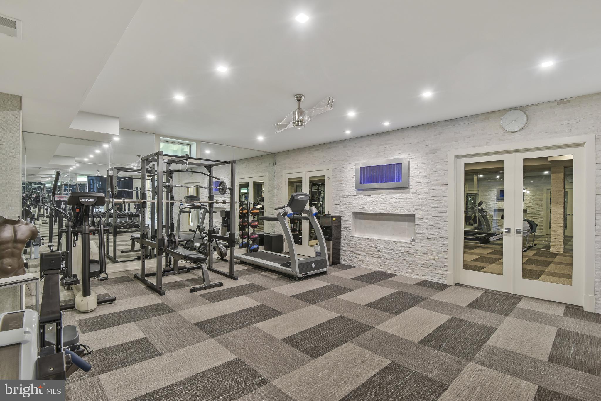 LOUDOUN VALLEY ESTATES - Residential