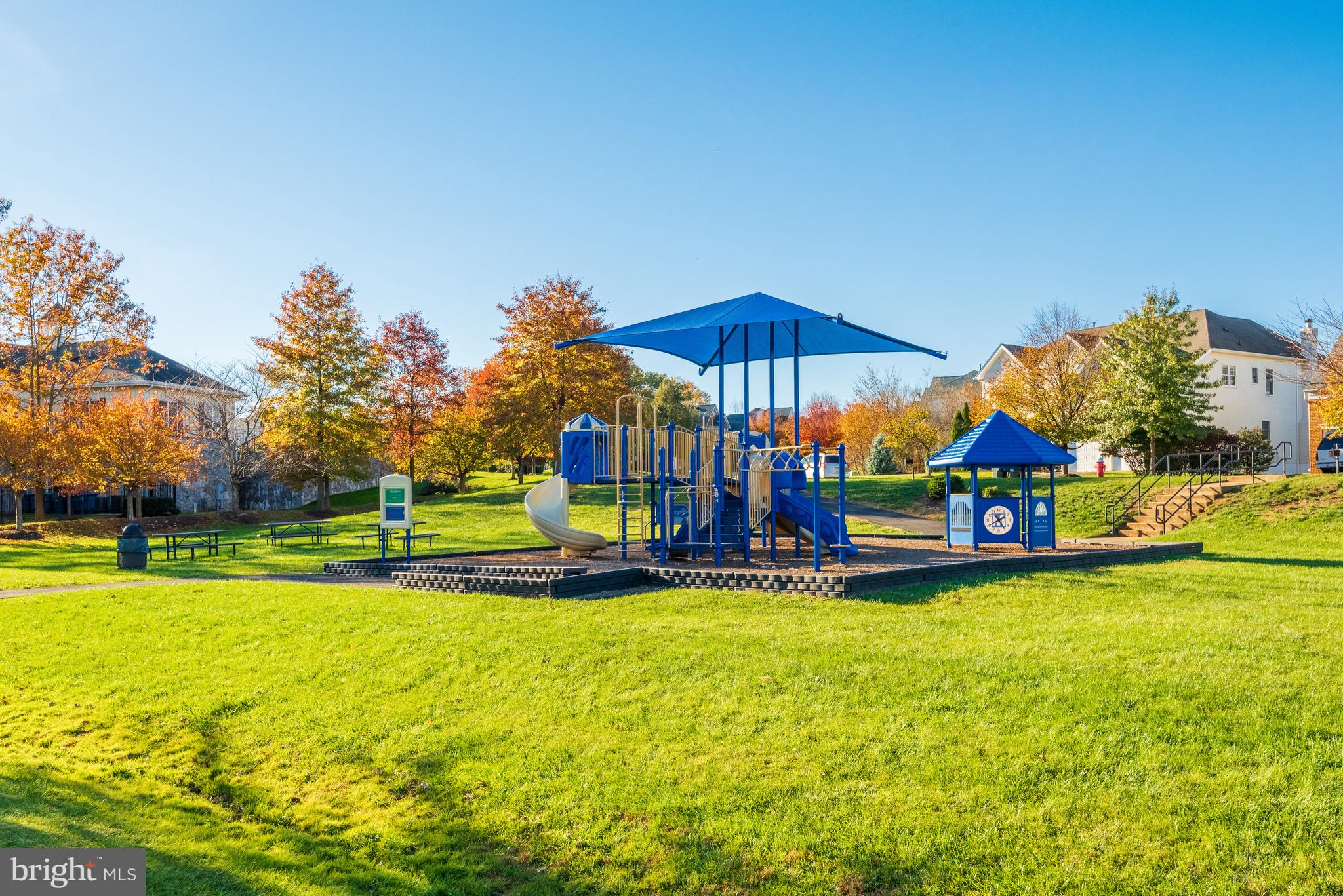 LOUDOUN VALLEY ESTATES - Residential