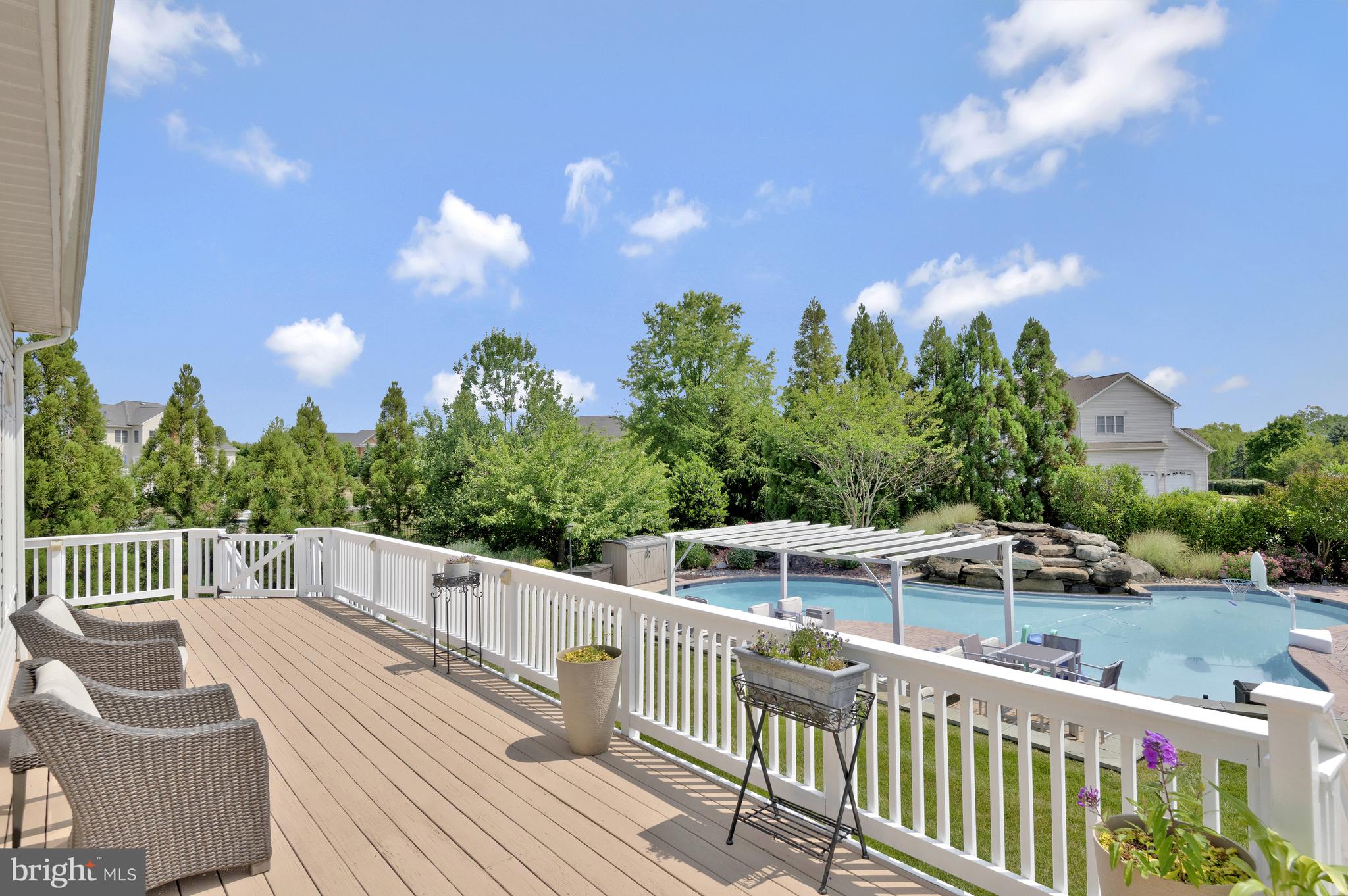 LOUDOUN VALLEY ESTATES - Residential