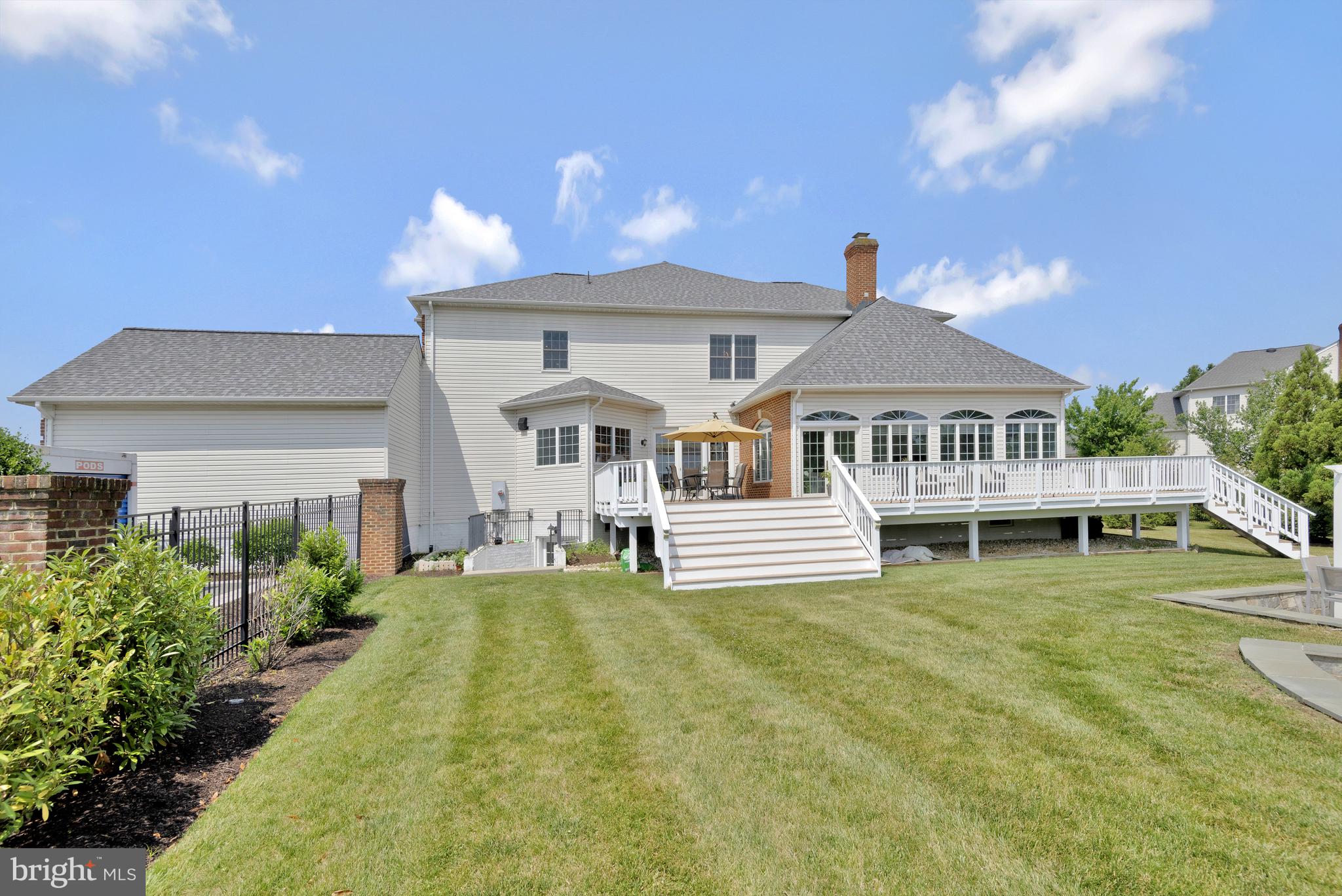 LOUDOUN VALLEY ESTATES - Residential