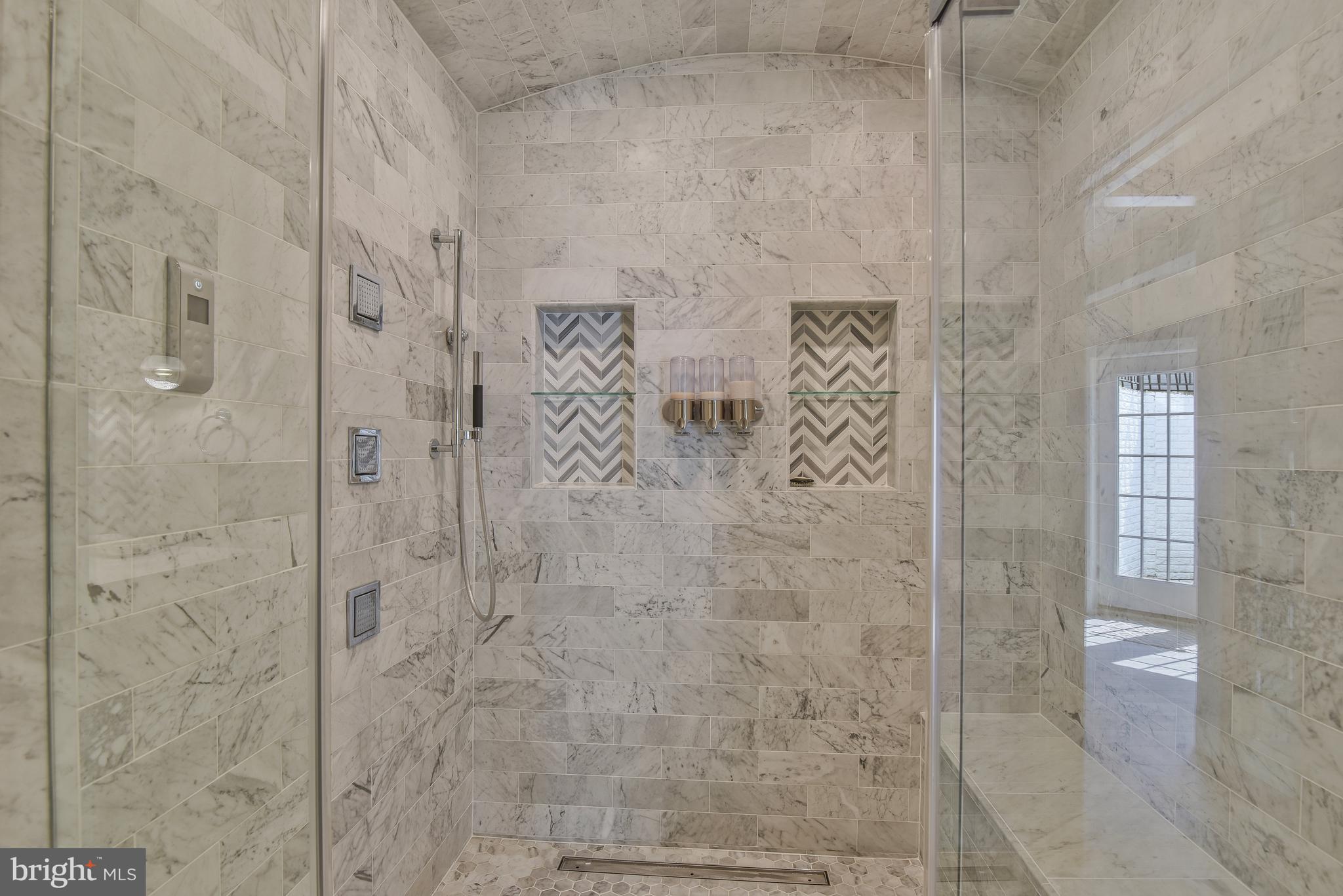 LOUDOUN VALLEY ESTATES - Residential