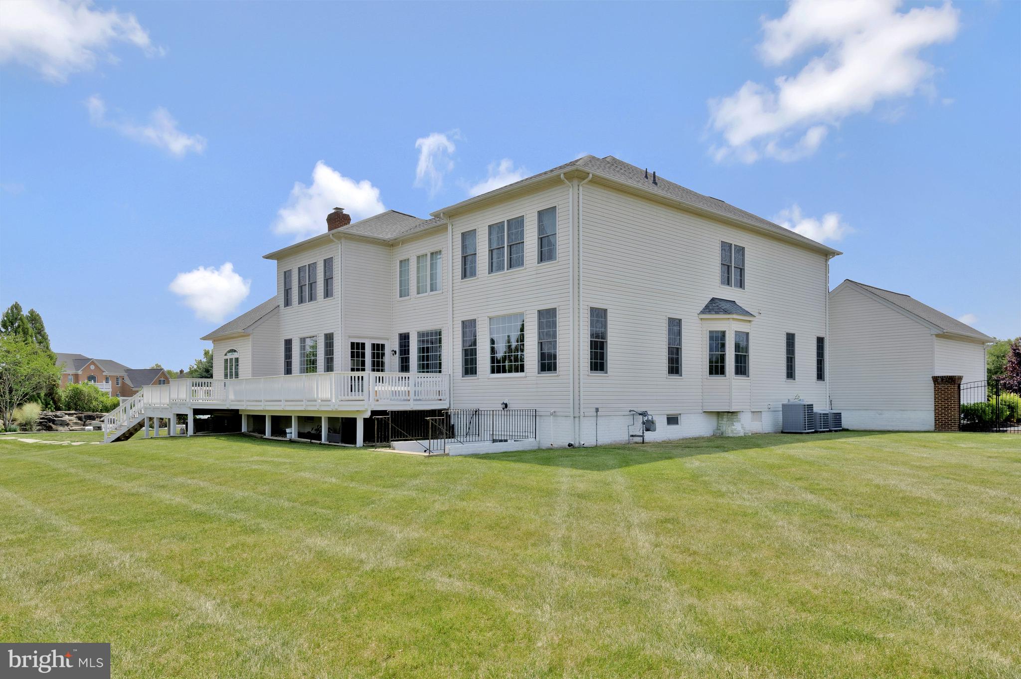 LOUDOUN VALLEY ESTATES - Residential