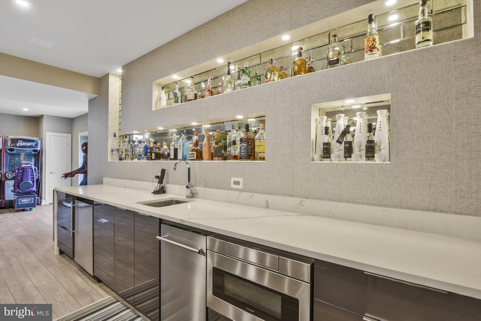 LOUDOUN VALLEY ESTATES - Residential