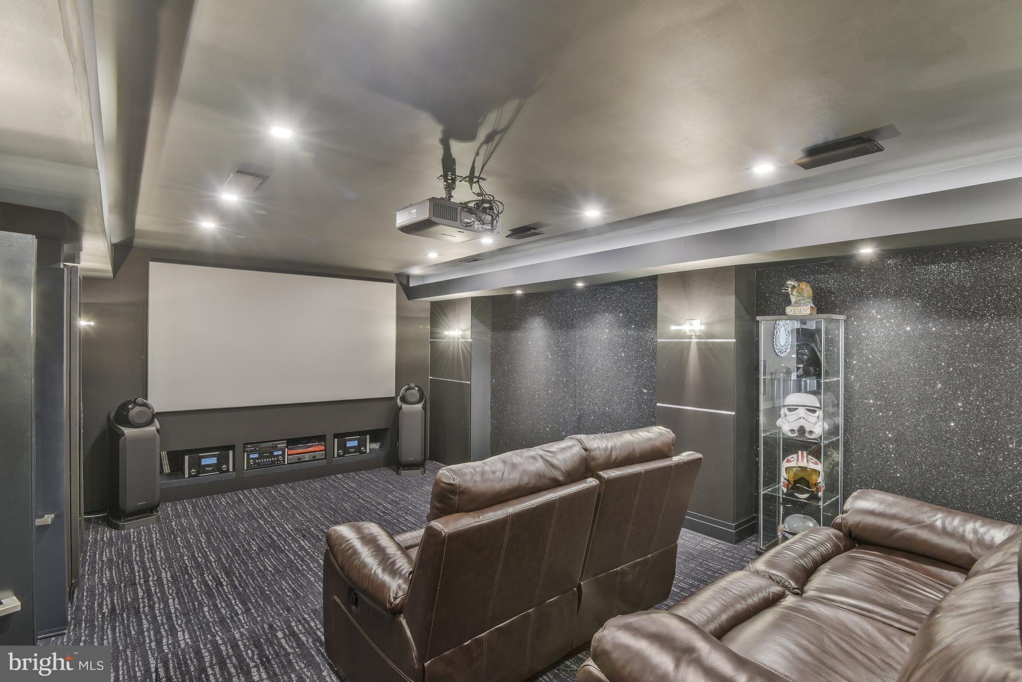 LOUDOUN VALLEY ESTATES - Residential