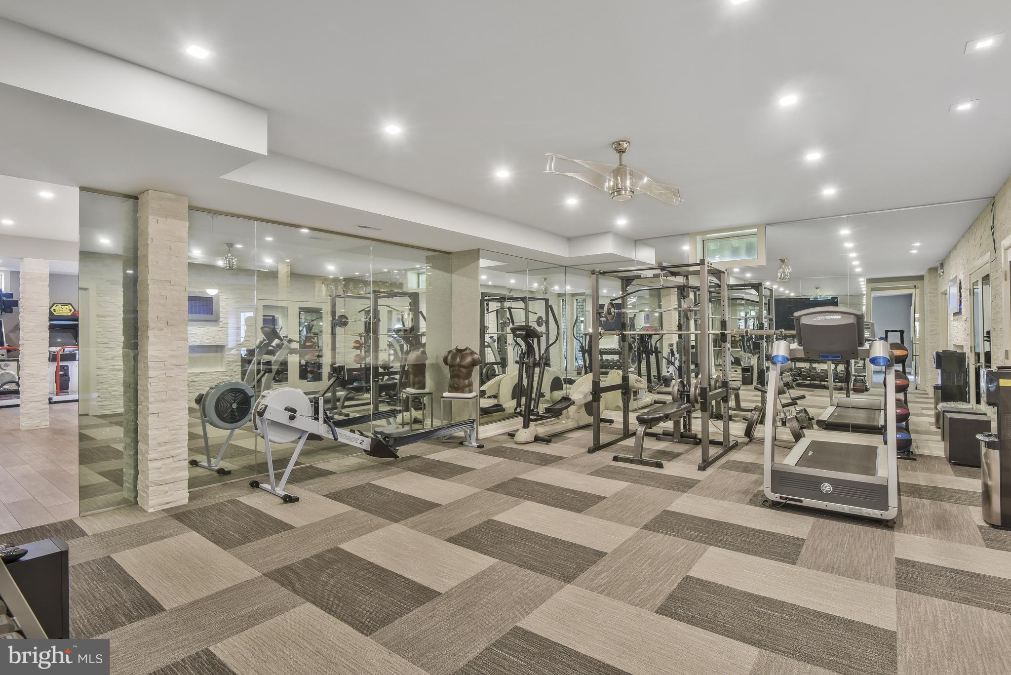 LOUDOUN VALLEY ESTATES - Residential