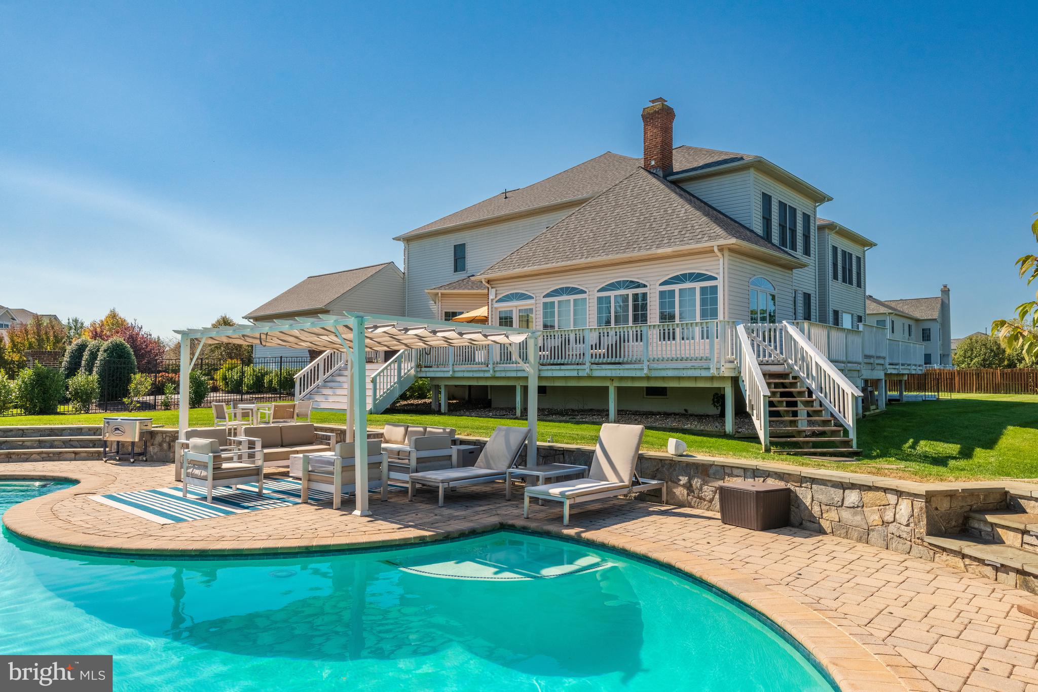 LOUDOUN VALLEY ESTATES - Residential