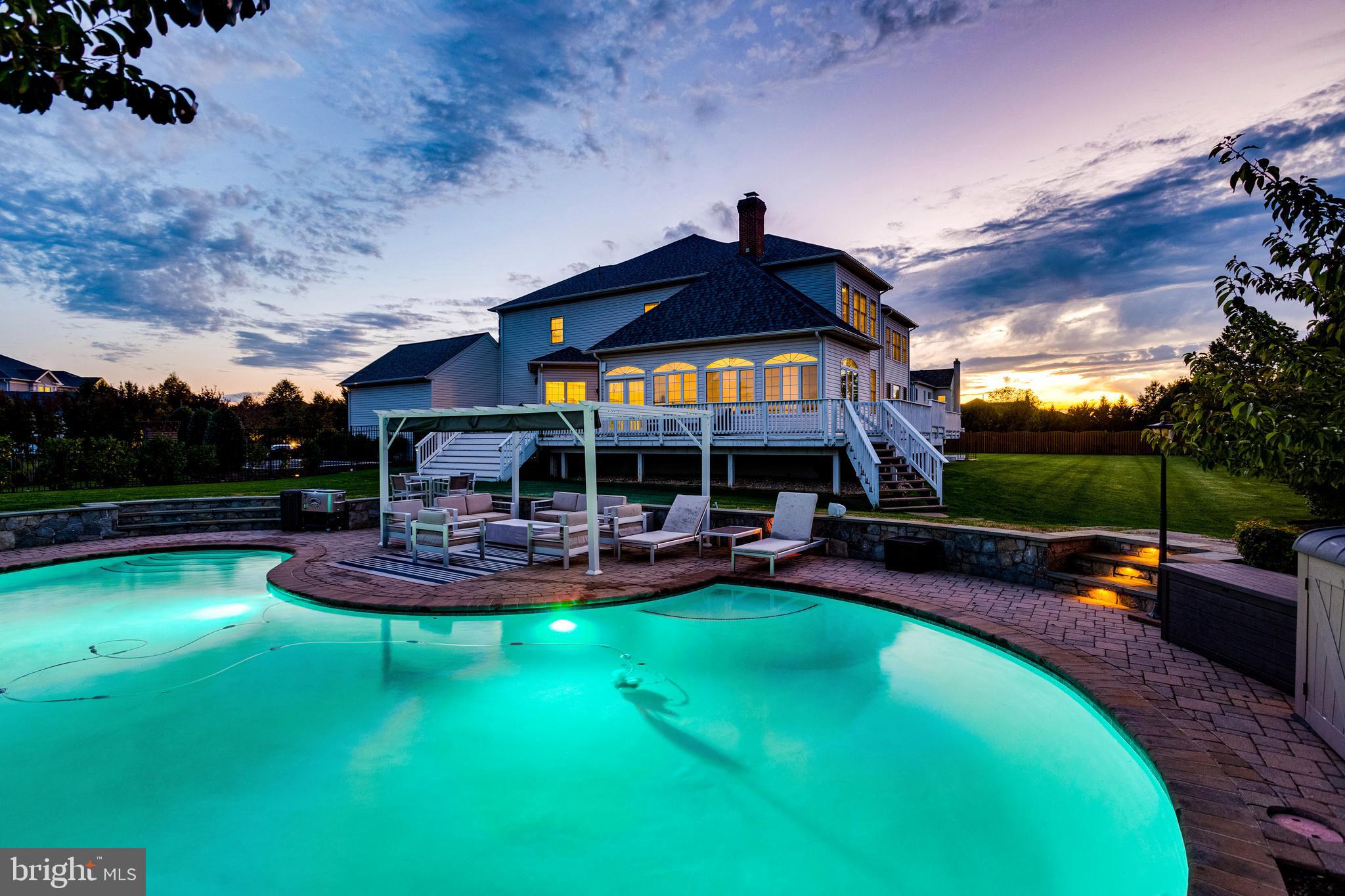 LOUDOUN VALLEY ESTATES - Residential