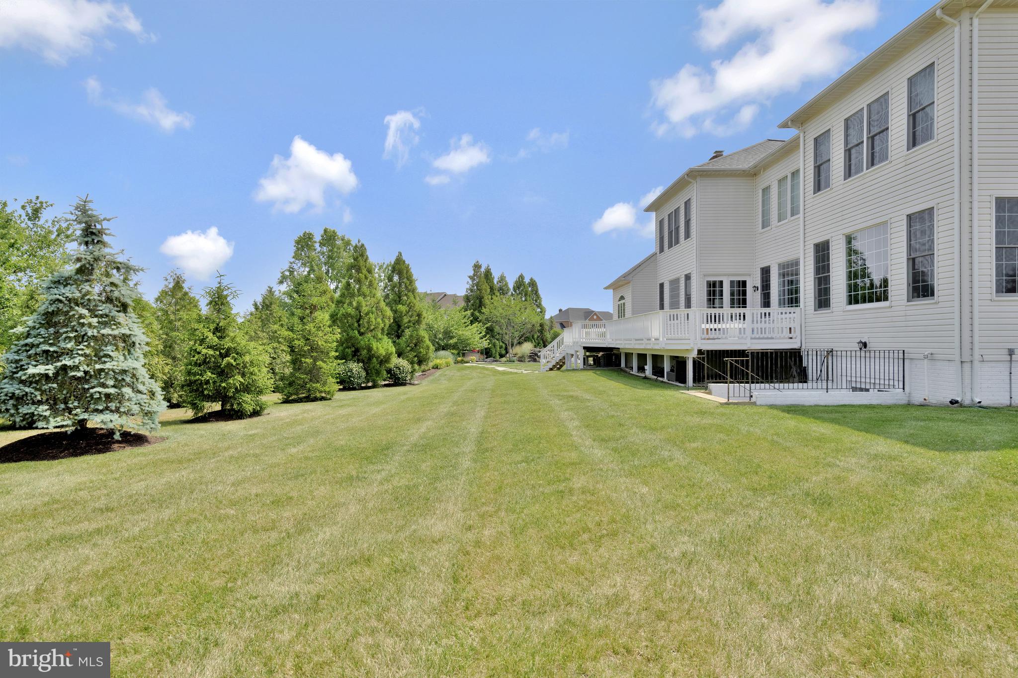 LOUDOUN VALLEY ESTATES - Residential