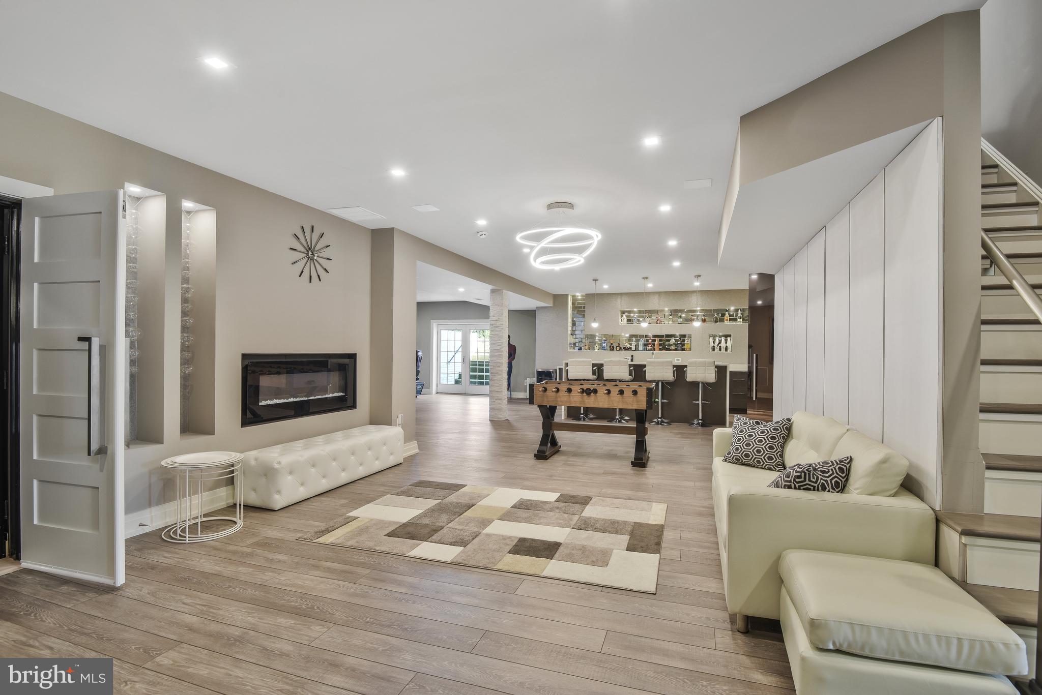 LOUDOUN VALLEY ESTATES - Residential