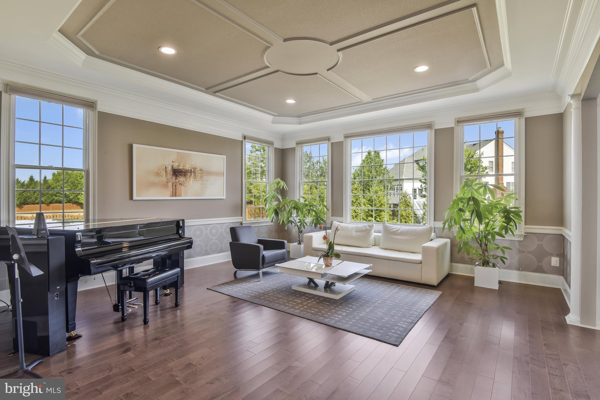 LOUDOUN VALLEY ESTATES - Residential