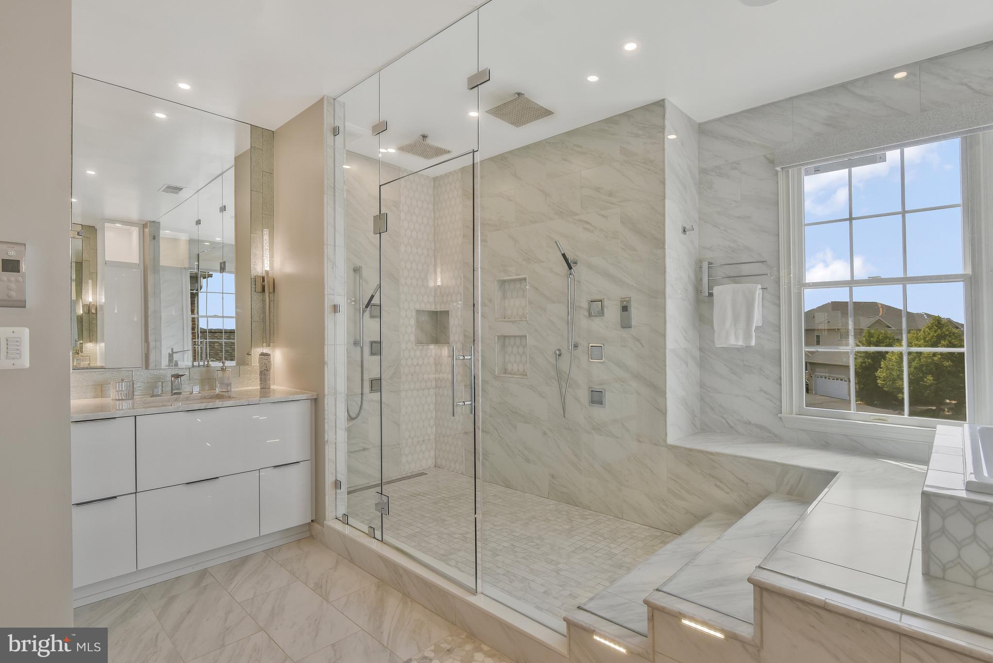 LOUDOUN VALLEY ESTATES - Residential