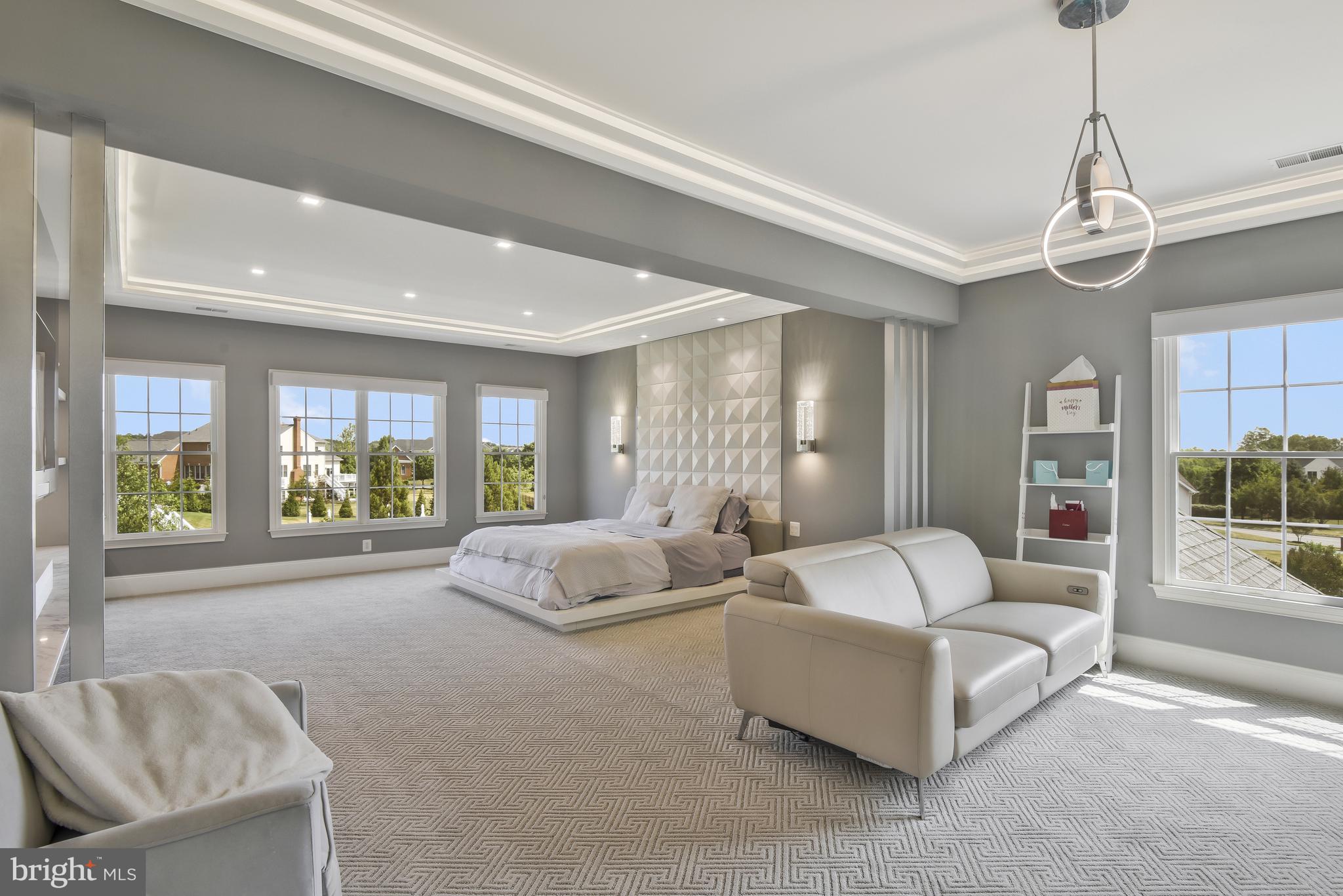 LOUDOUN VALLEY ESTATES - Residential