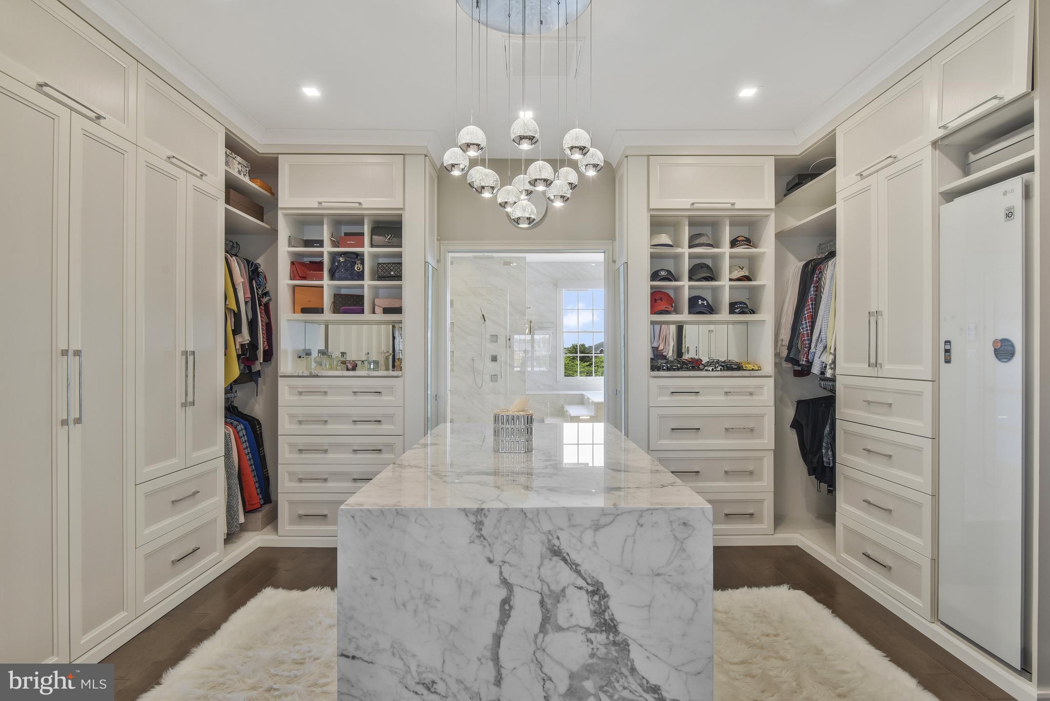 LOUDOUN VALLEY ESTATES - Residential